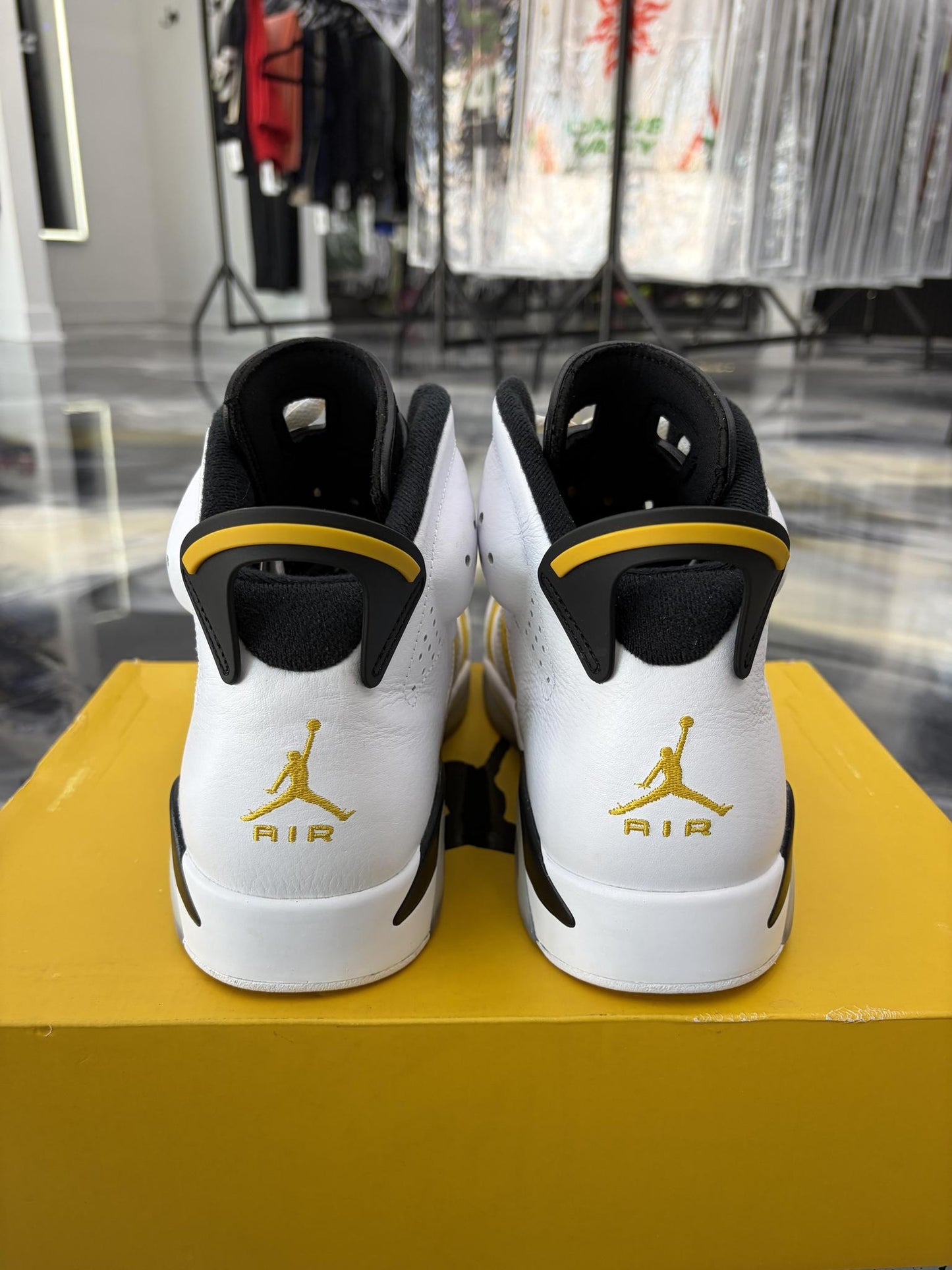 Jordan 6 "Yellow Ochre" Used Size 11.5