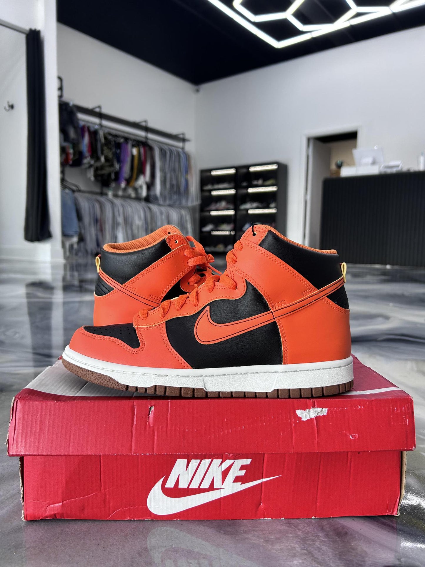 Nike Dunk High "Safety Orange" Used Size 7Y/8.5W