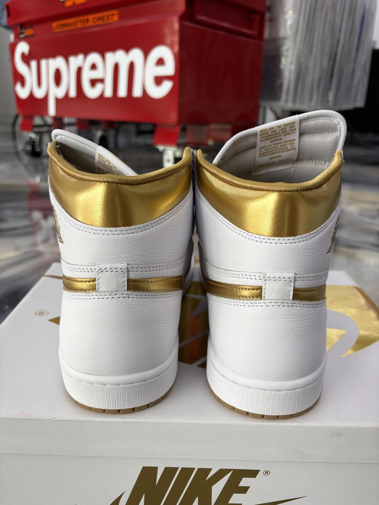 Jordan 1 "Metallic Gold" Used Size 12.5W/11M