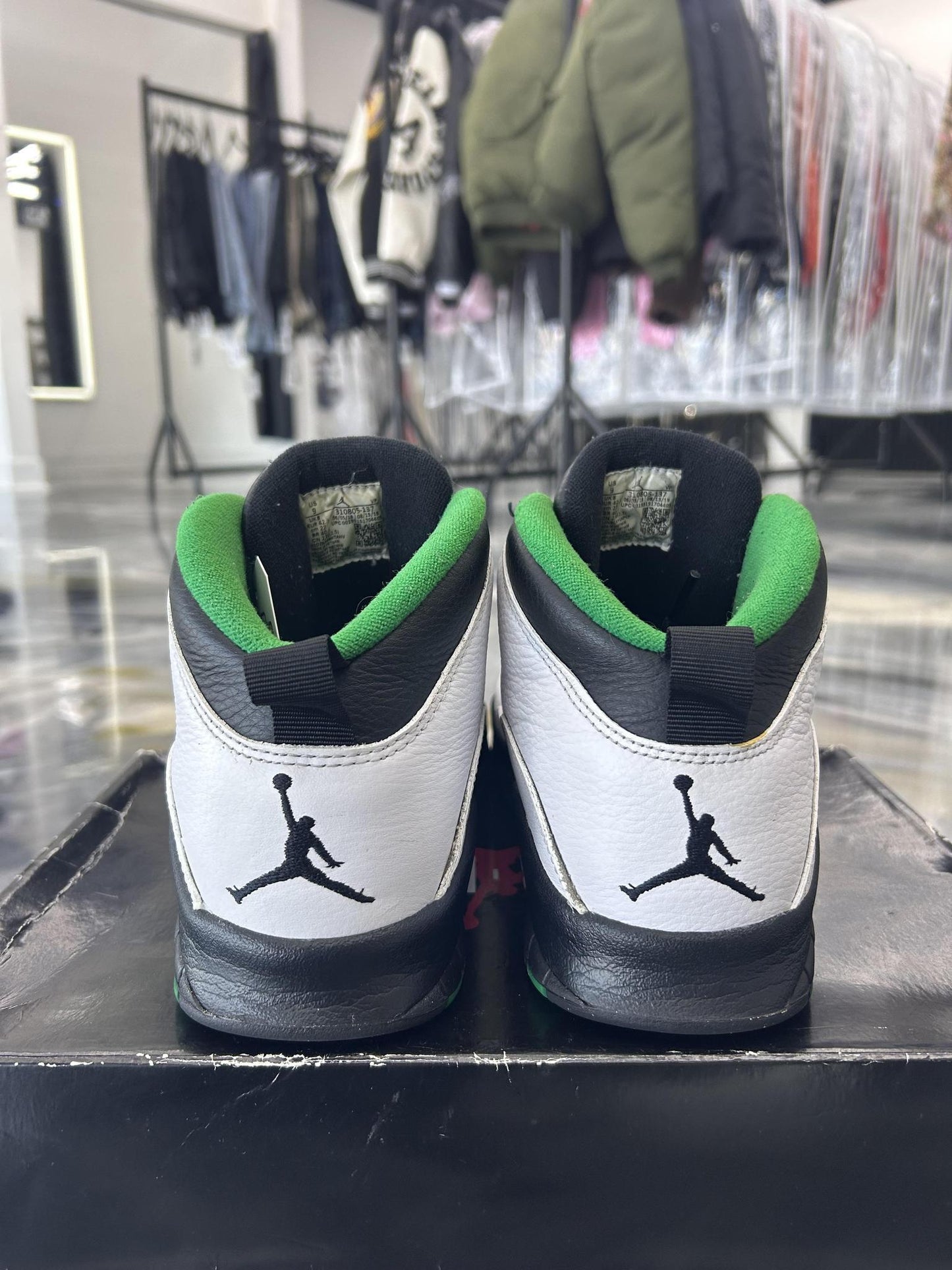 Jordan 10 "Seattle" Used Size 9