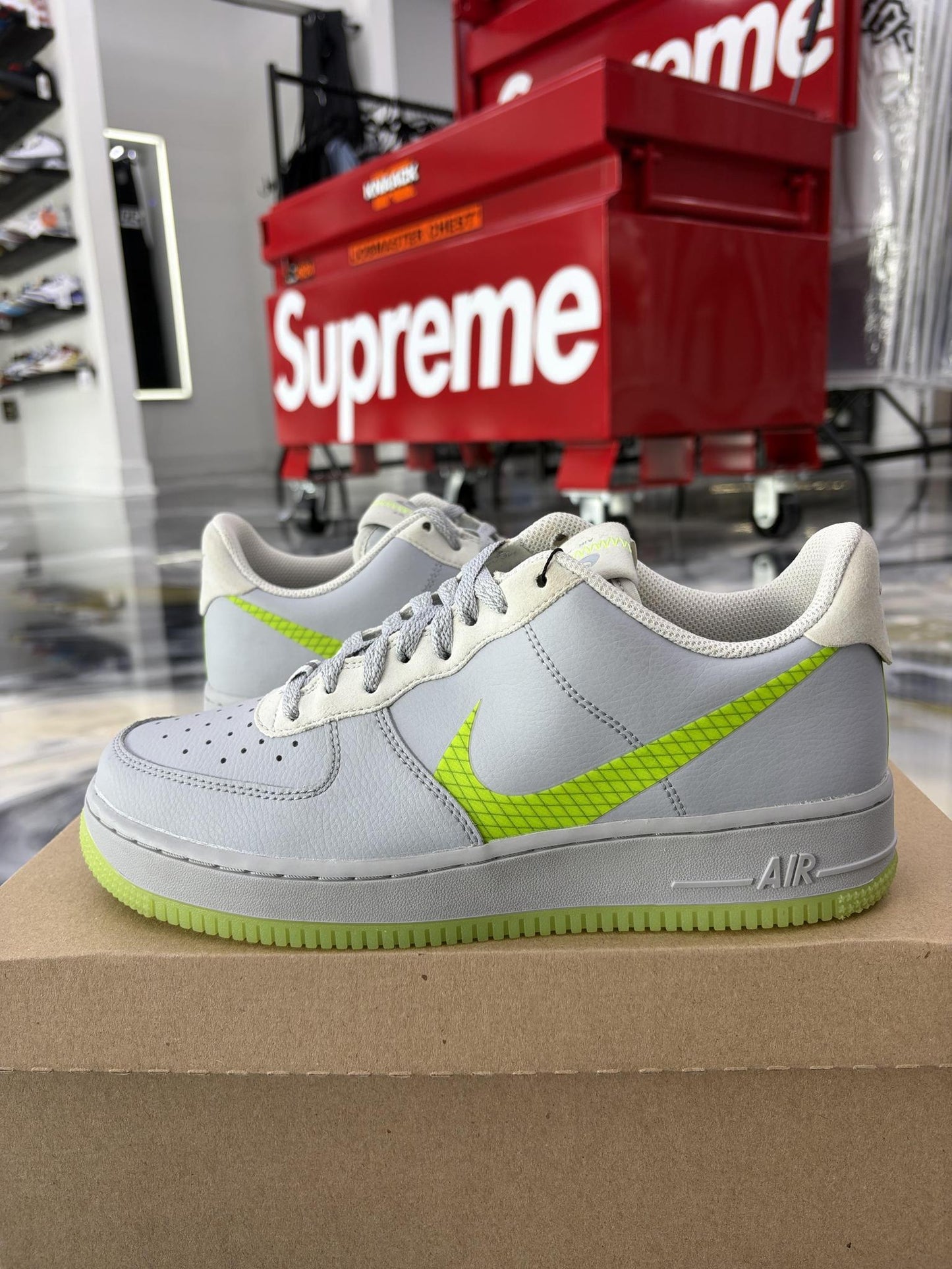 Nike Air Force 1 Low "Ghost Green" Used Size 8
