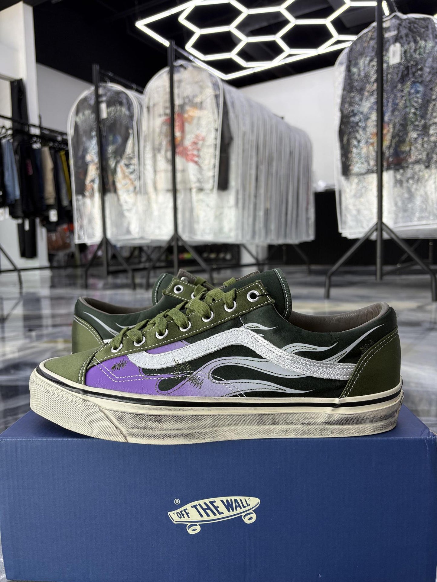 Vans LX Old Skool "Archive Flame Green" Used Size 11.5