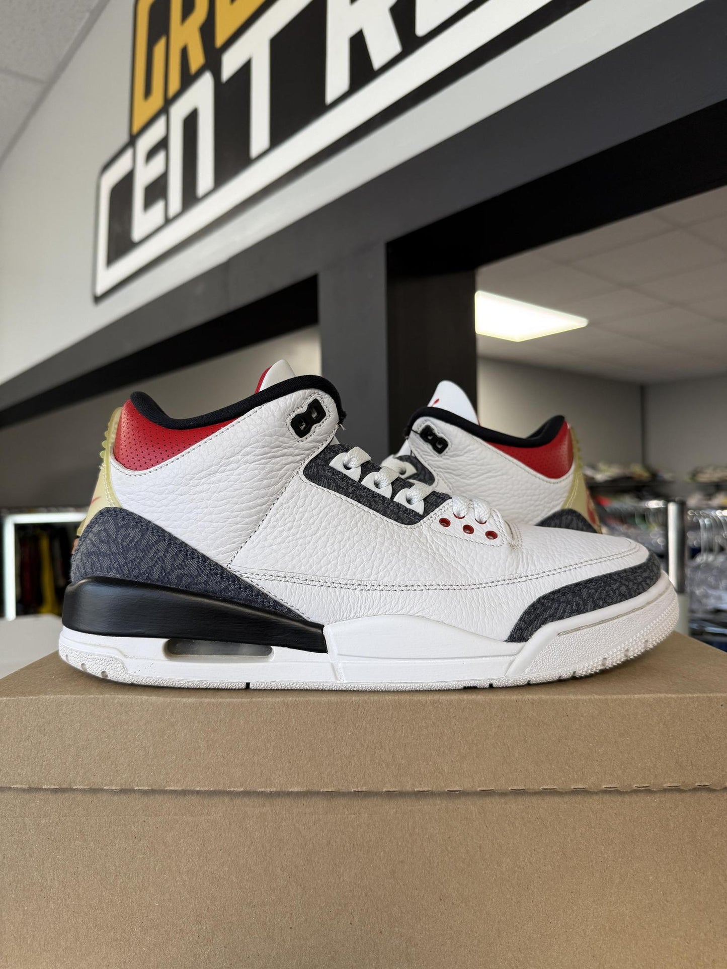 Jordan 3 "Denim Fire Red" Used Size 11