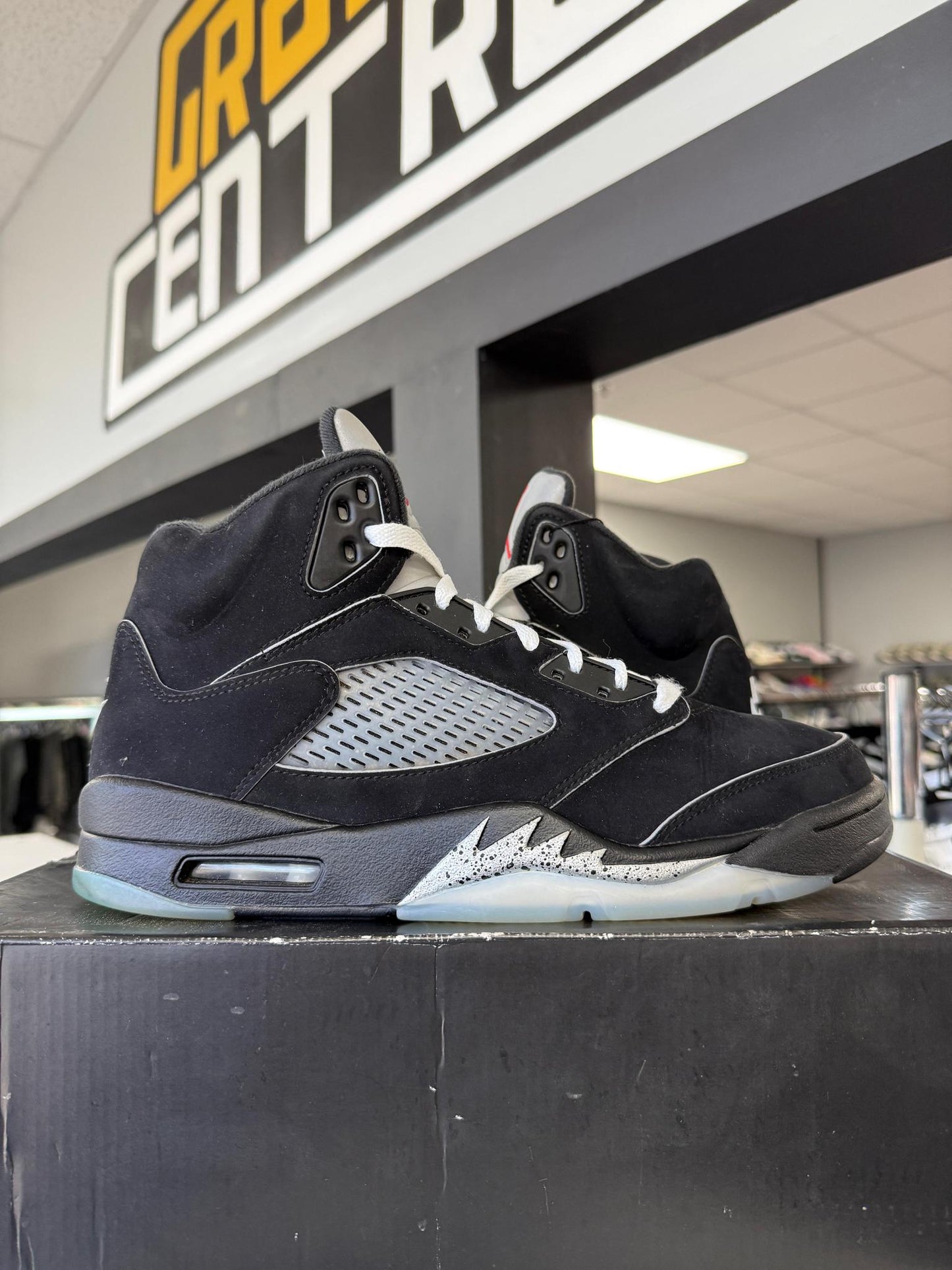 Jordan 5 "Metallic Reimagined" Used Size 10