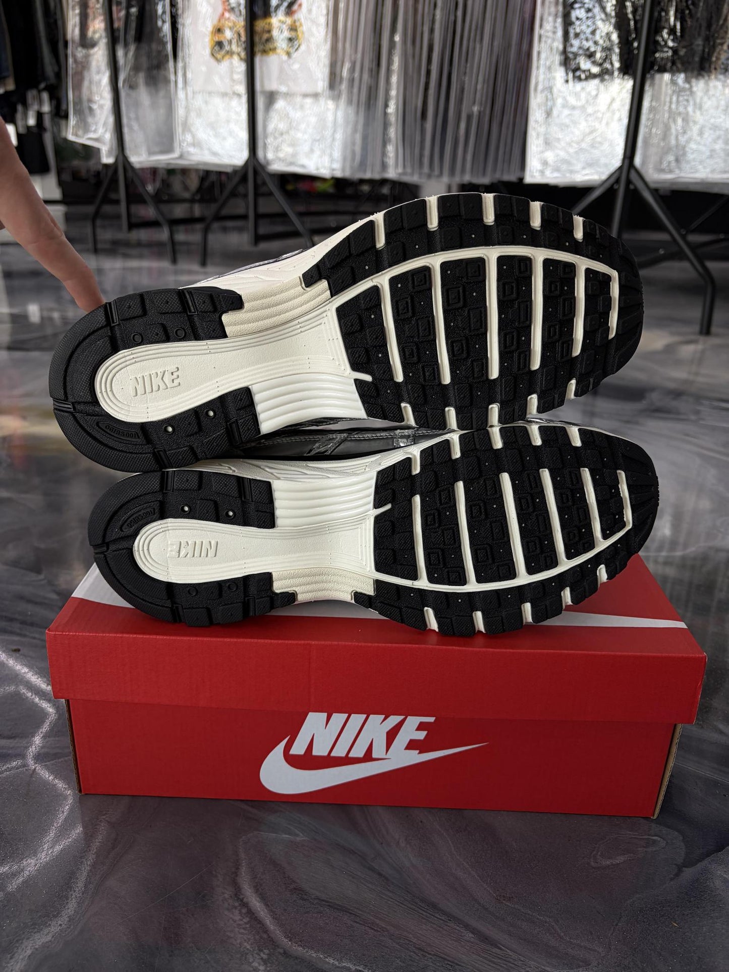 Nike P-6000 "Metallic Silver" Used Size 9.5