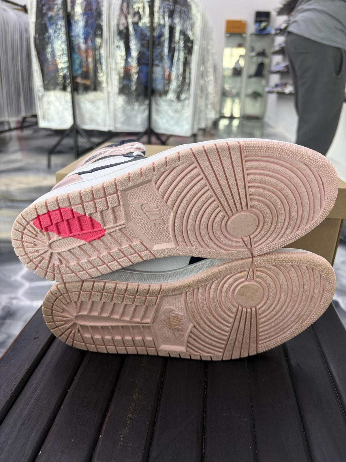 Jordan 1 "Bubblegum" Used Size 6Y/7.5W