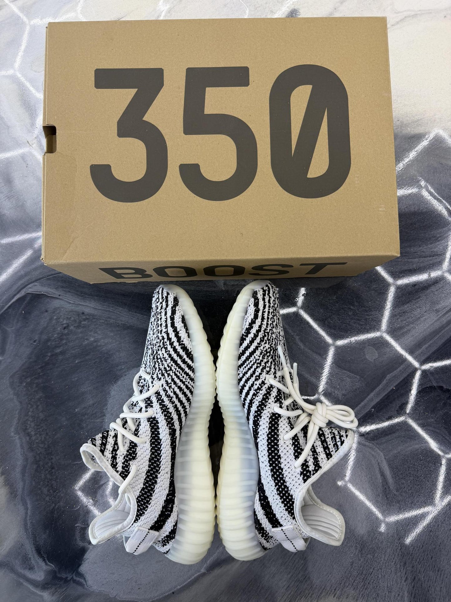 Yeezy 350 Boost V2 "Zebra" Used Size 9