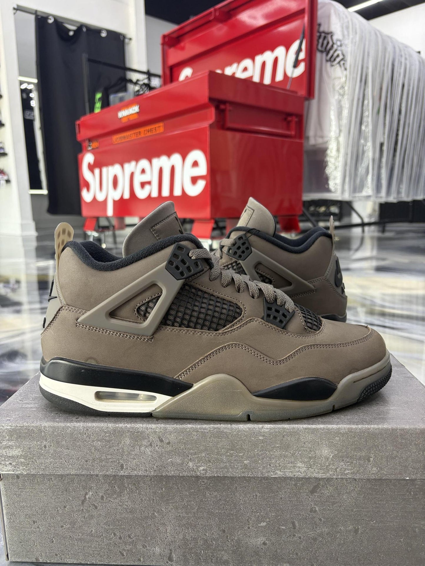 Jordan 4 "Cavestone" Used Size 11.5