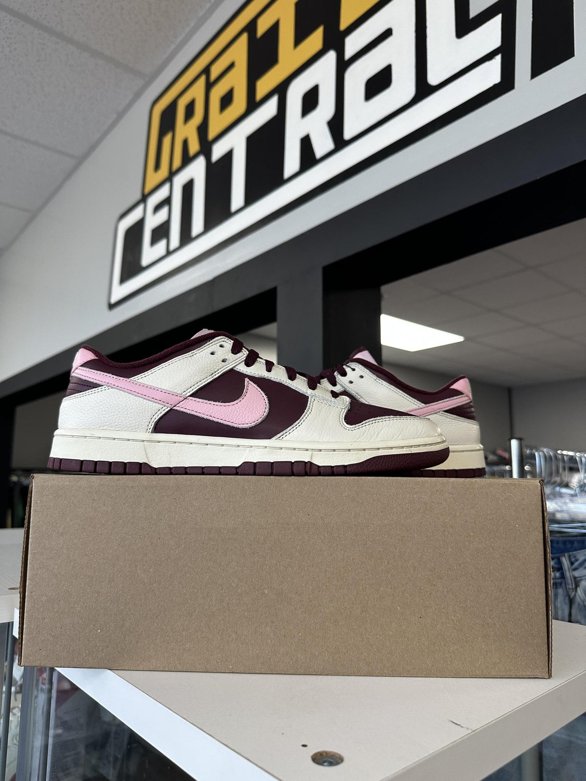 Nike Dunk Low Valentines Used
