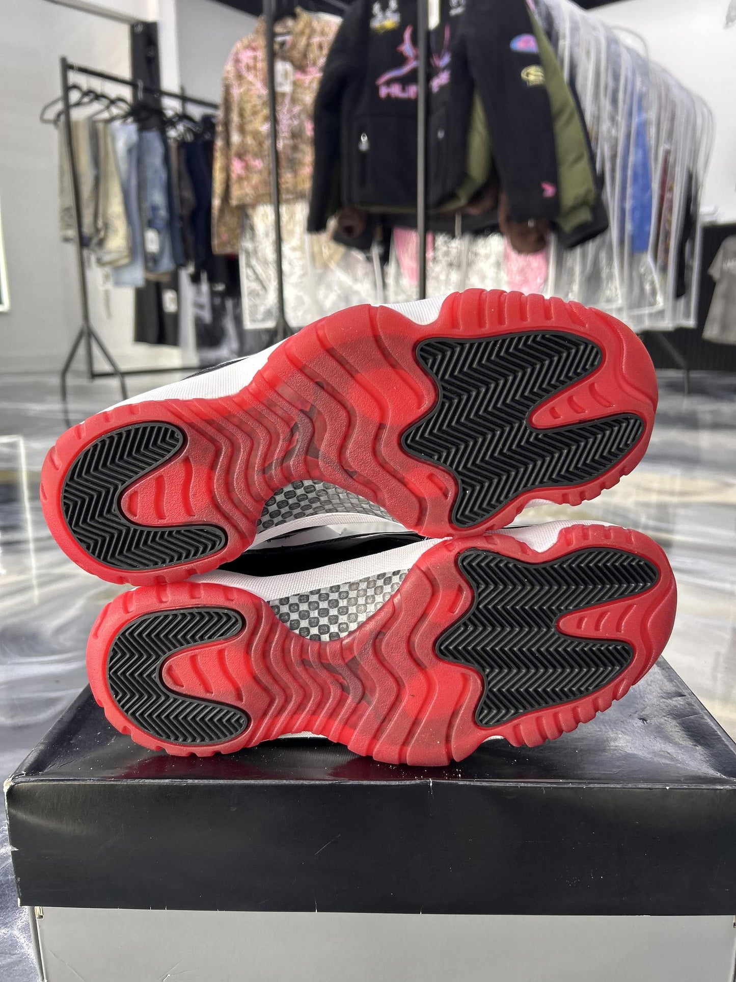 Jordan 11 "Concord Bred" Used Size 9.5