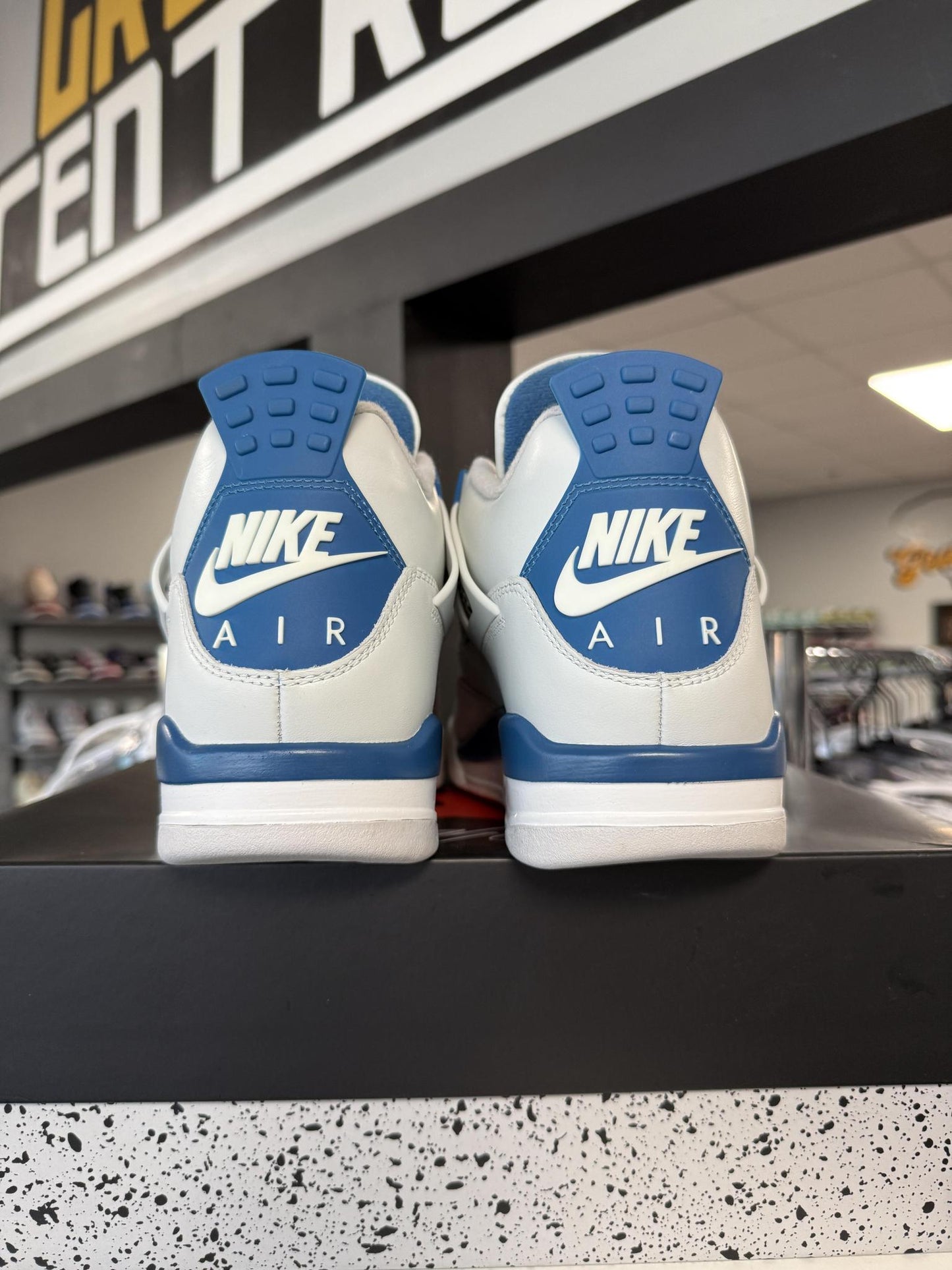 Jordan 4 "Military Blue" Used Size 10