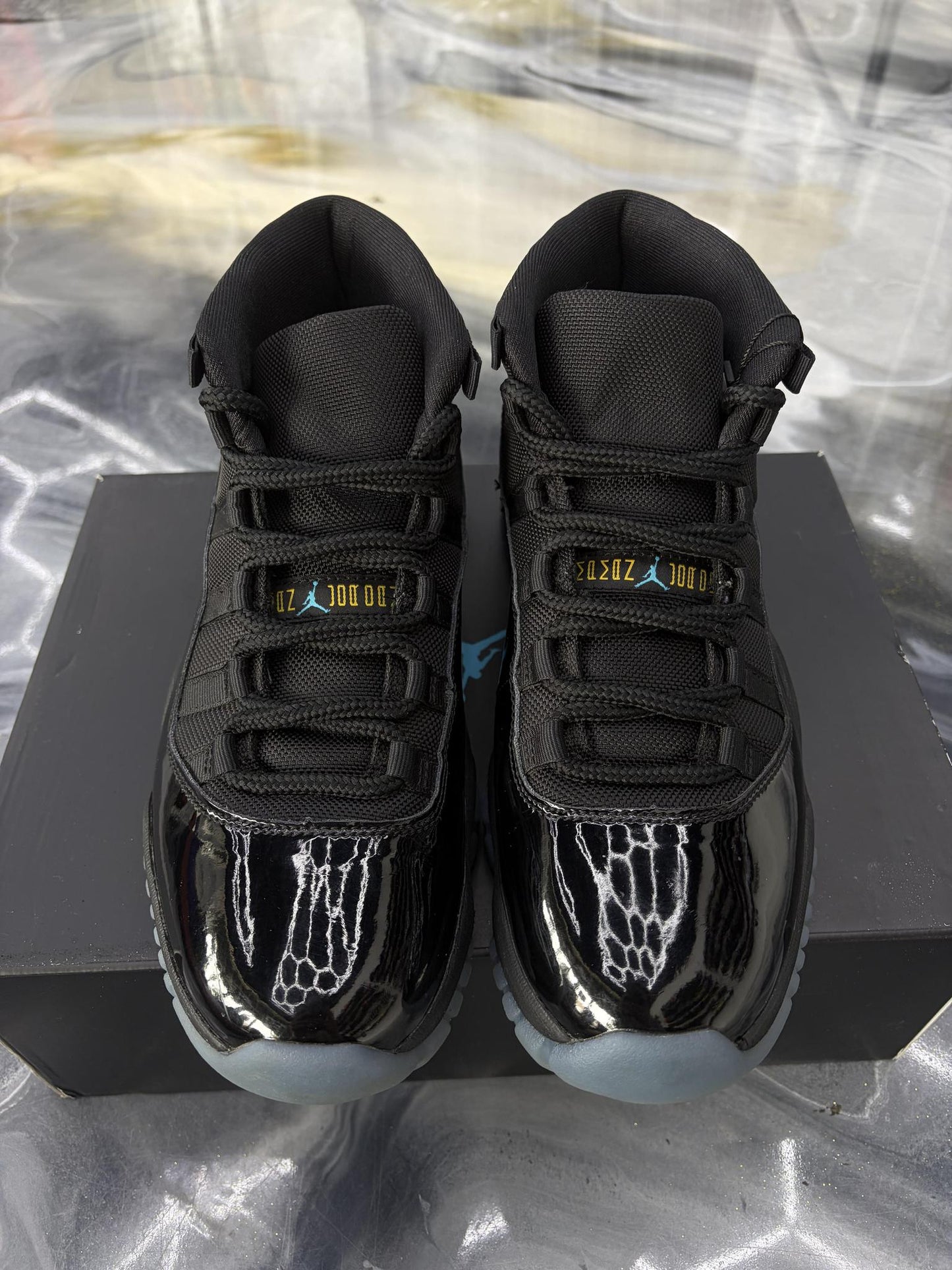 Jordan 11 "Gamma" Used Size 9