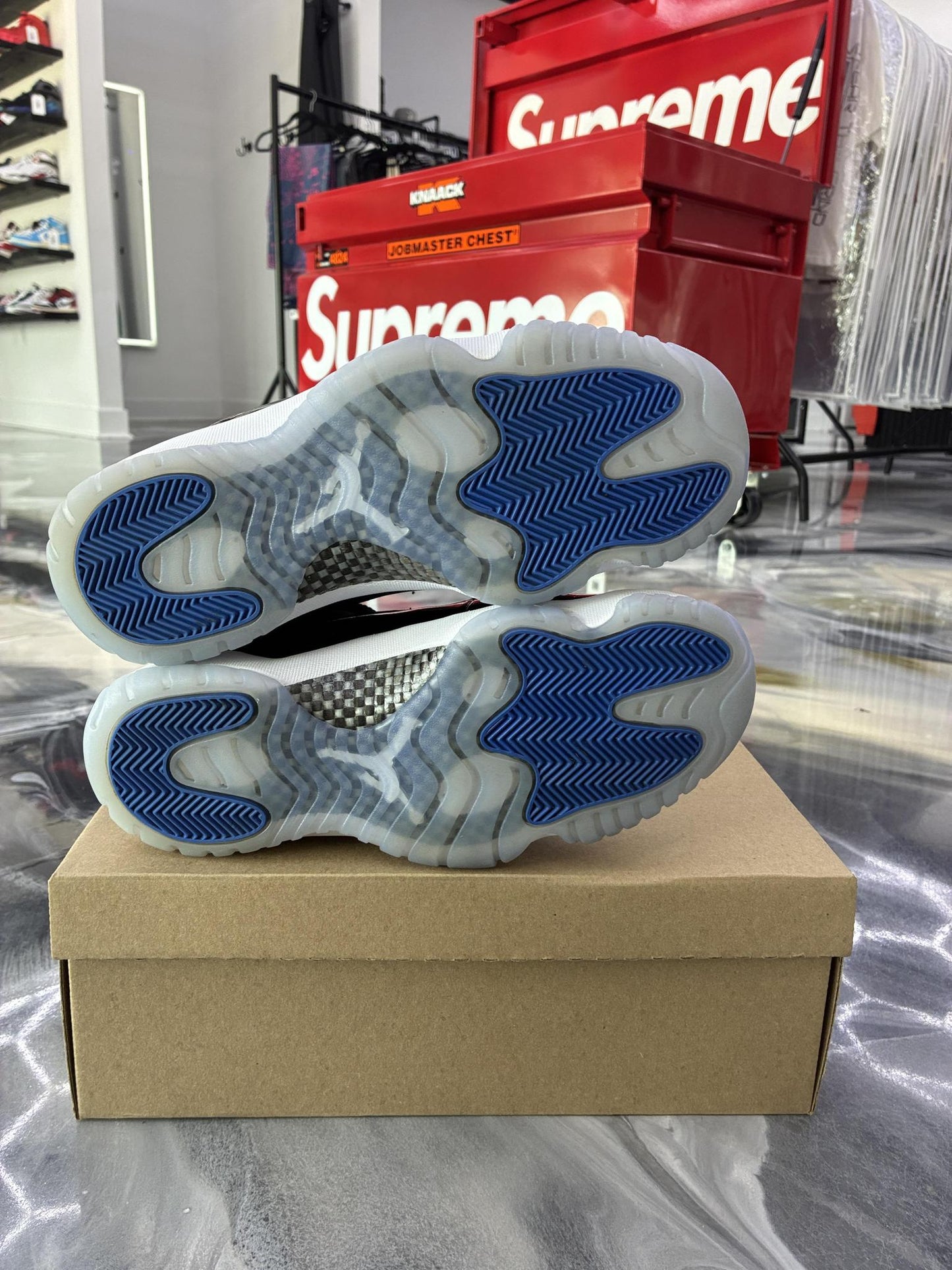 Jordan 11 Low Space Jam Used
