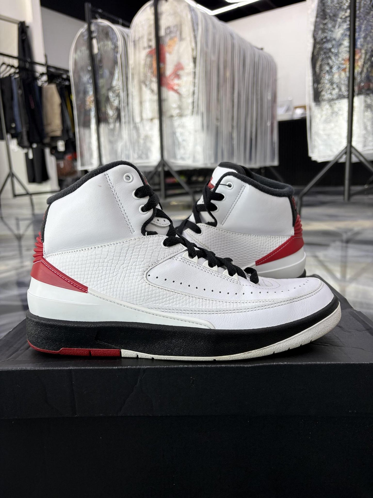Jordan 2 "Chicago" Used Size 7Y/8.5W