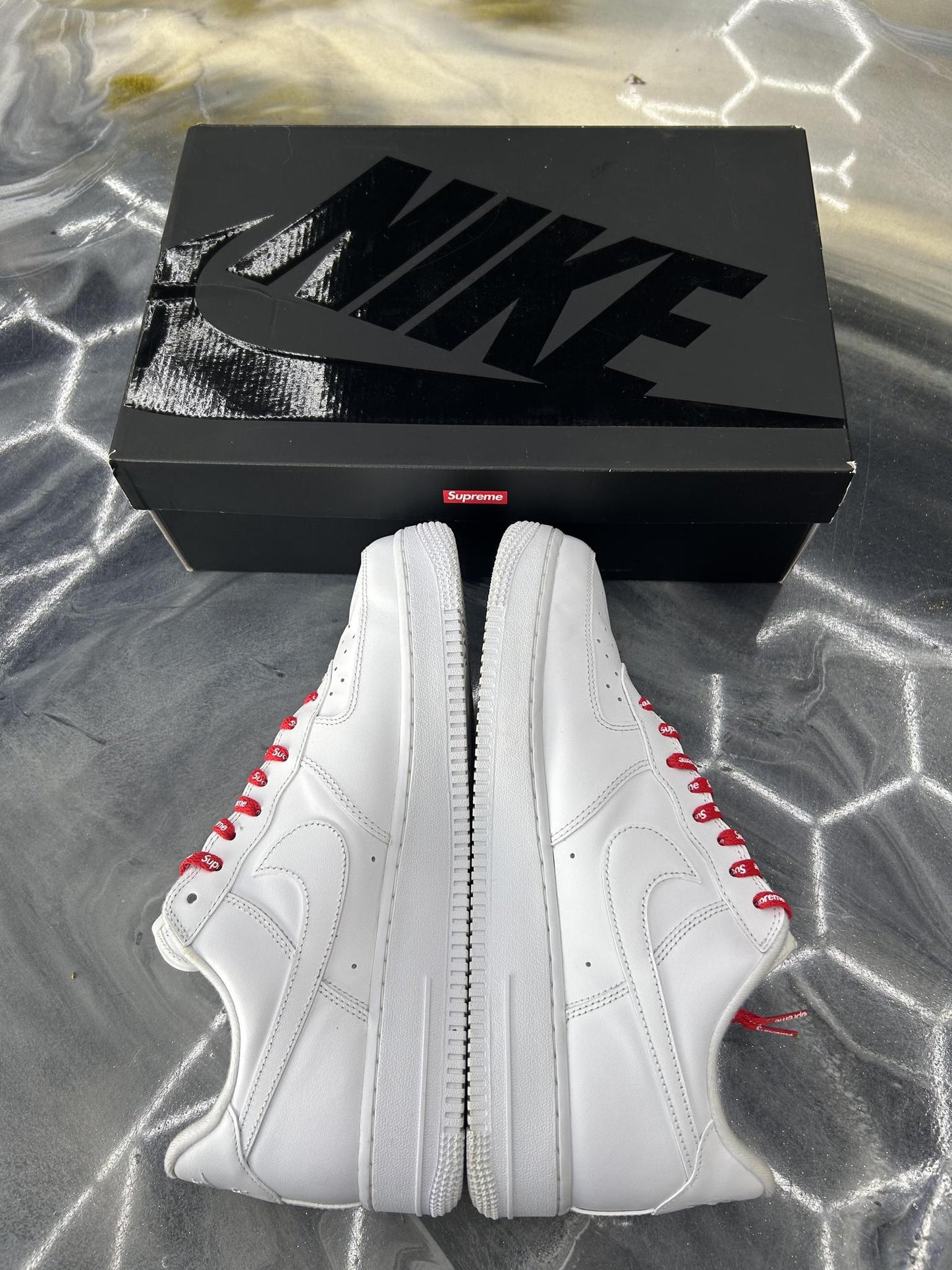 Nike Supreme Air Force 1 "White" Used Size 11.5