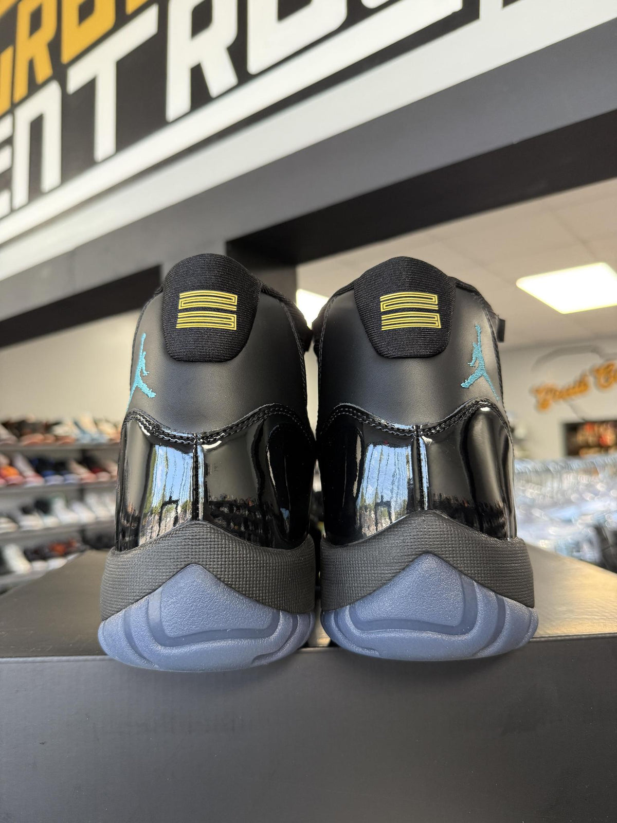 Jordan 11 "Gamma" Used Size 12