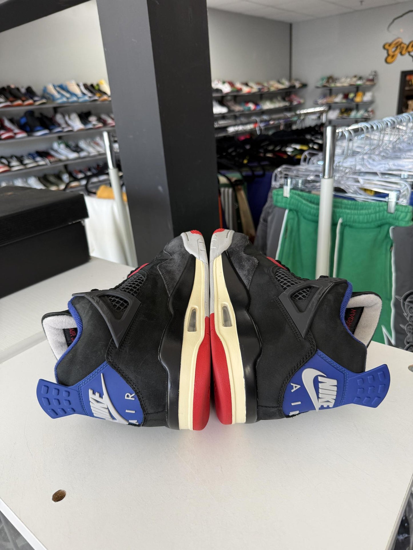 Jordan 4 "Rare Air" Used Size 9