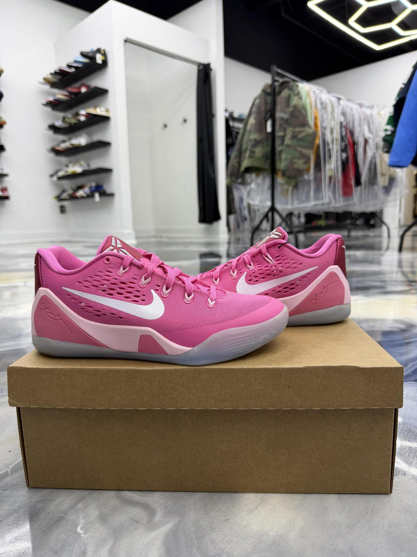 Kobe 9 EM Kay Yow Used Size 6Y/7.5W