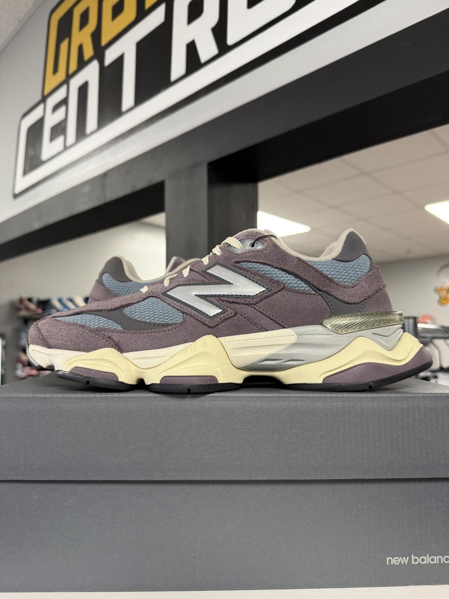 New Balance 9060 "Shadow" Used Size 9.5