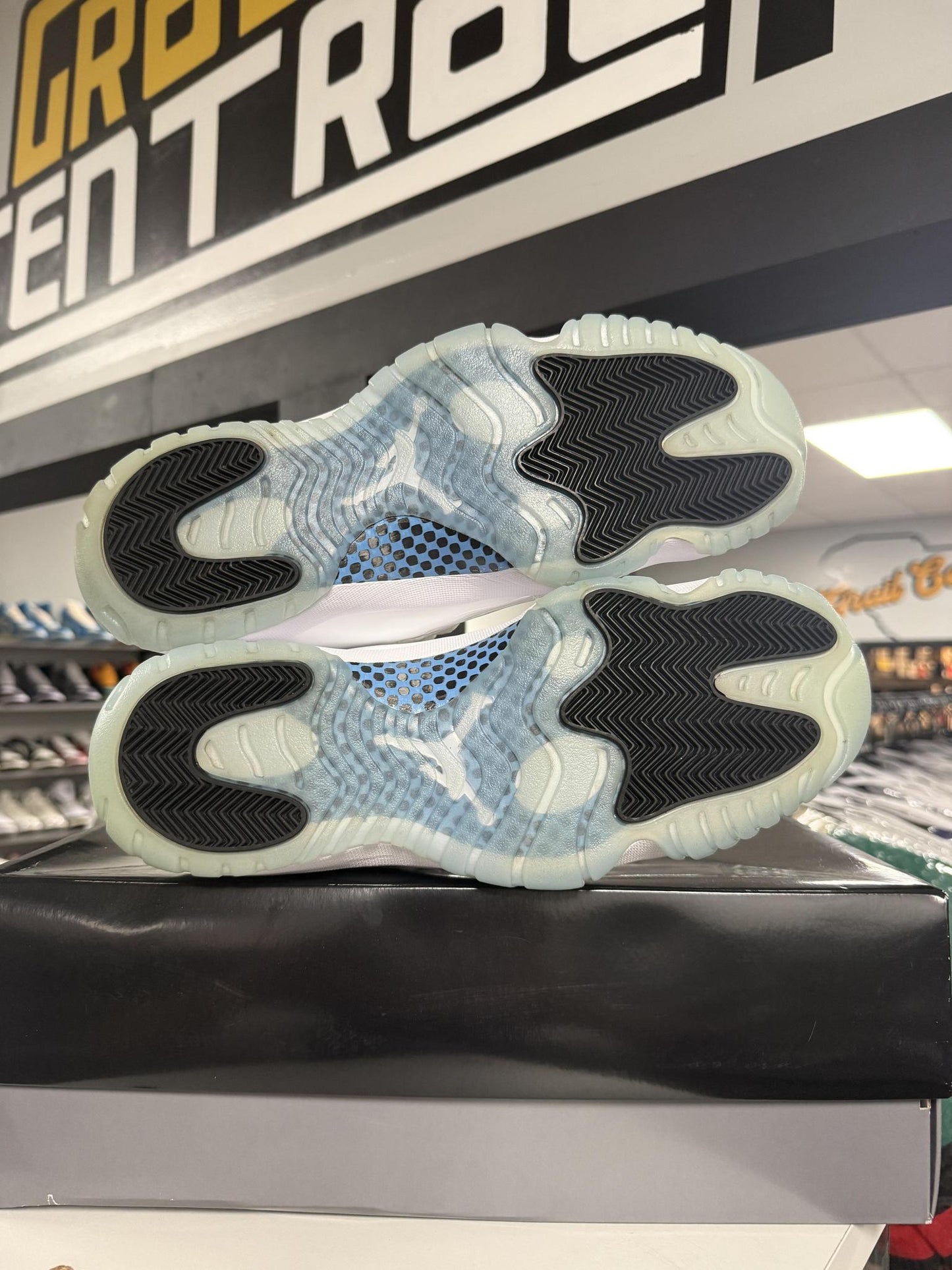 Jordan 11 "Legend Blue" Used Size 11.5
