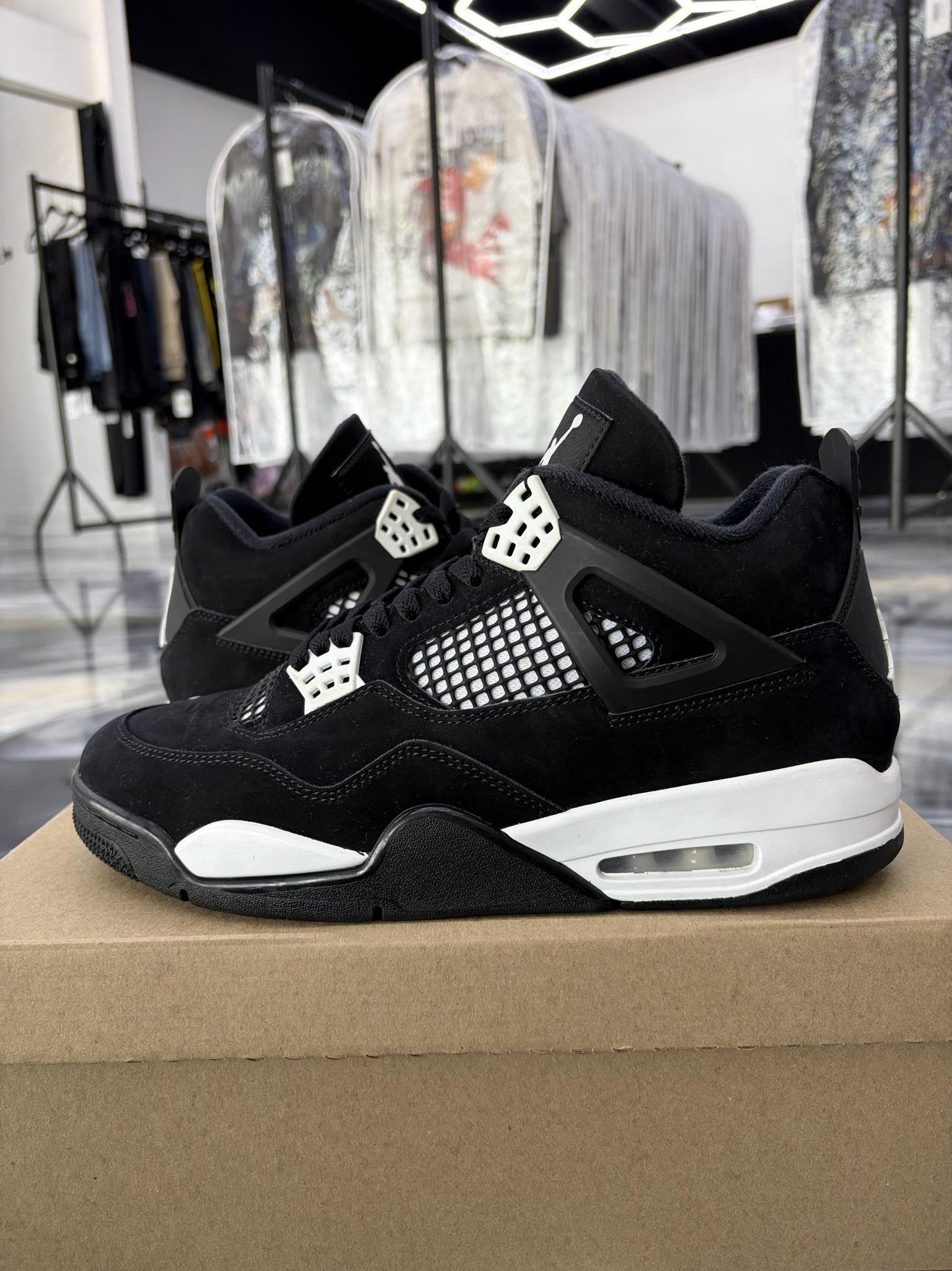 Jordan 4 "White Thunder" Used Size 10