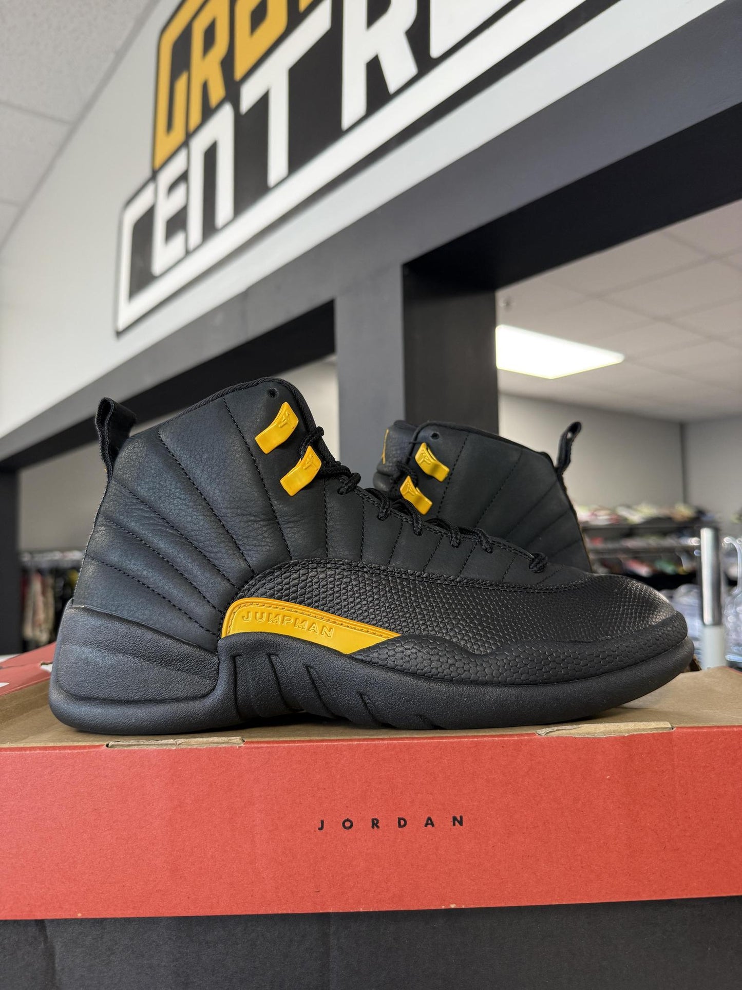Jordan 12 "Reverse Taxi" Used Size 8