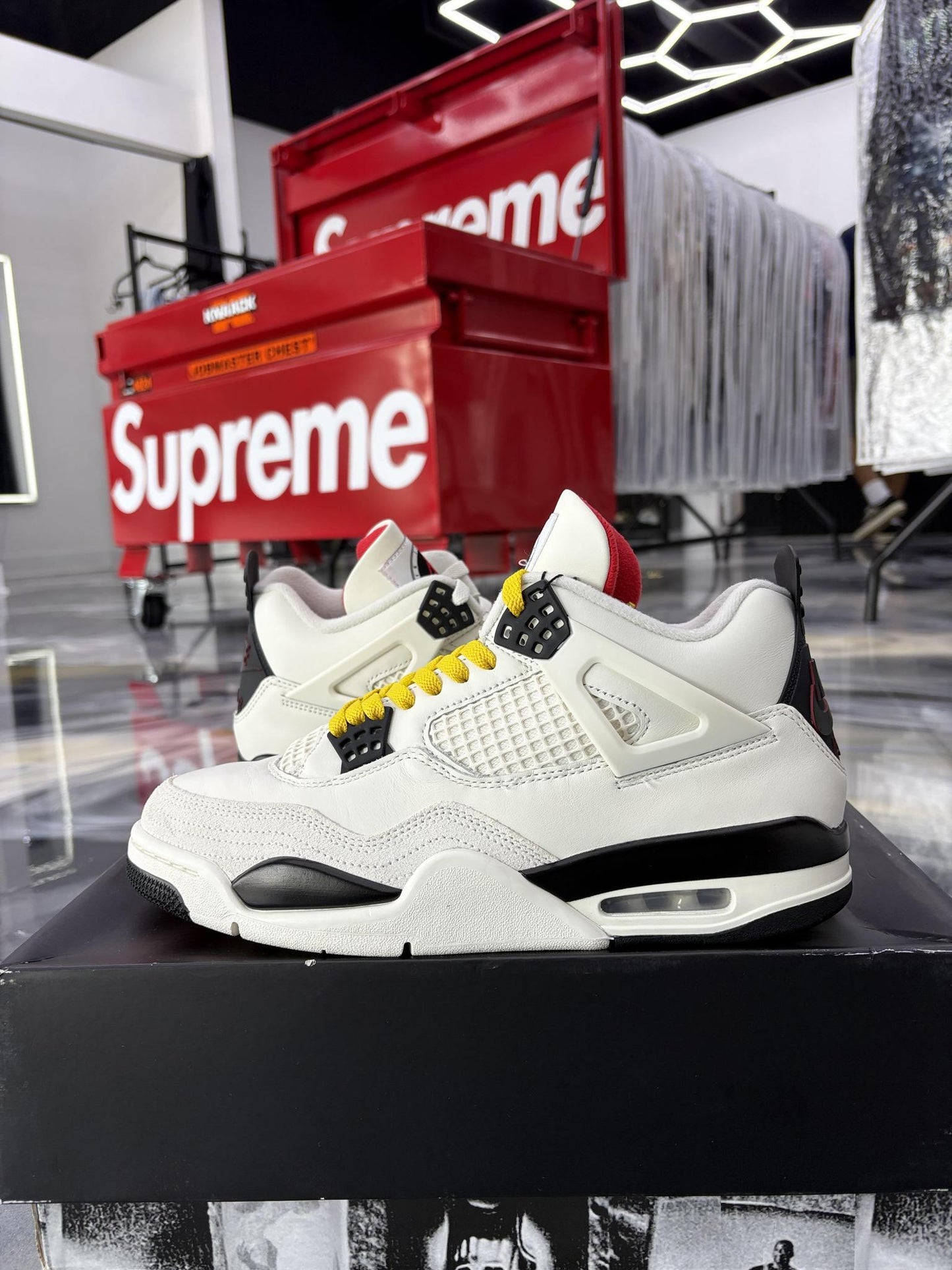 Jordan 4 "Flight Club" Used Size 10