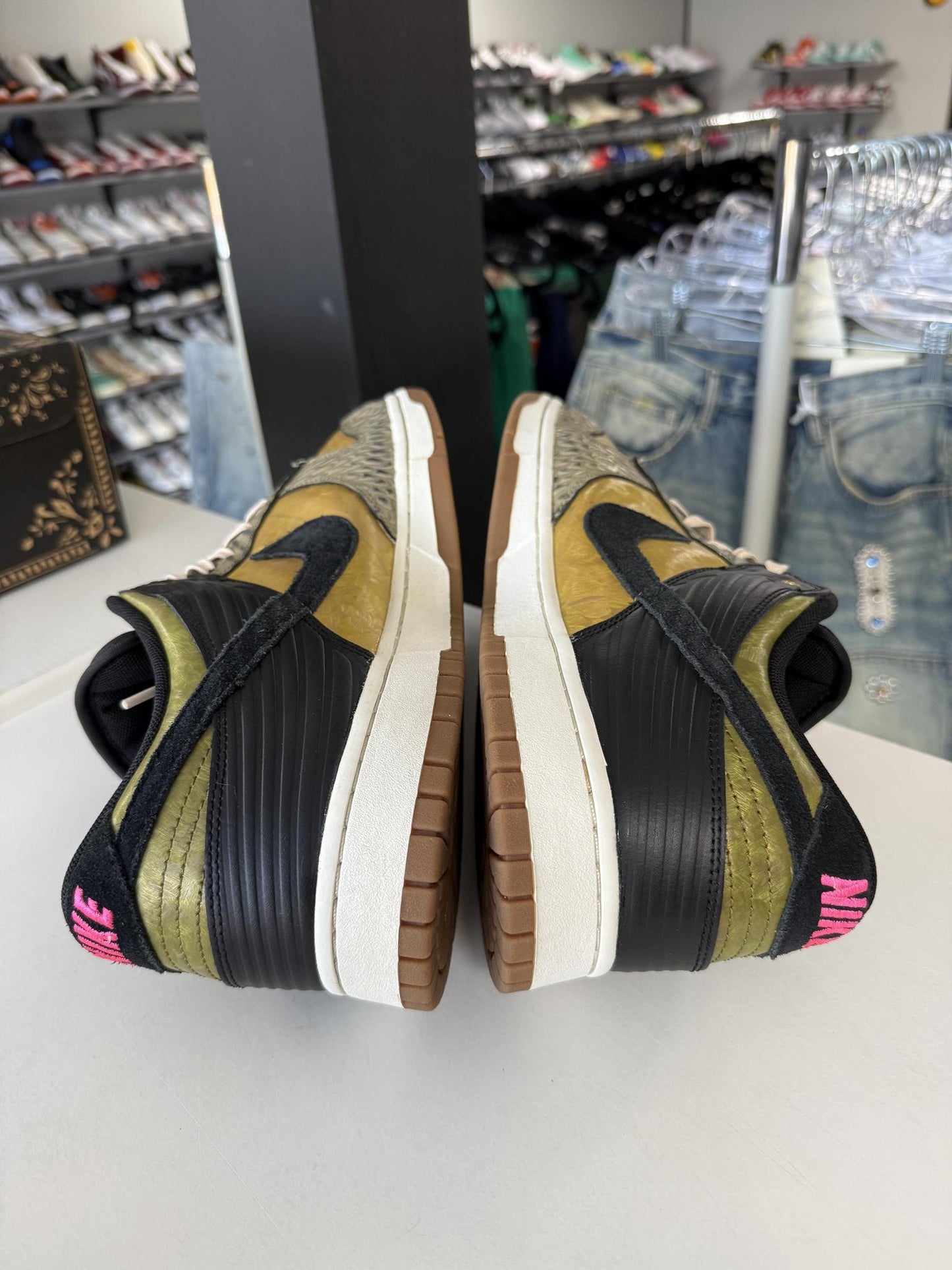 Nike Dunk Low "Día De Muertos" Used Size 14