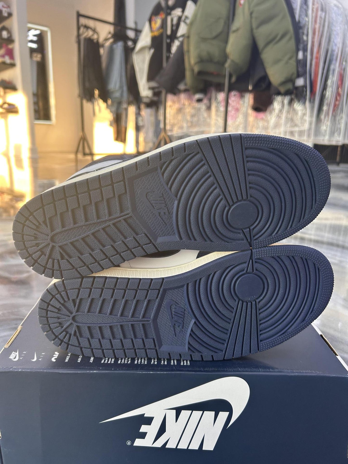Jordan 1 "Midnight Navy" Used Size 9