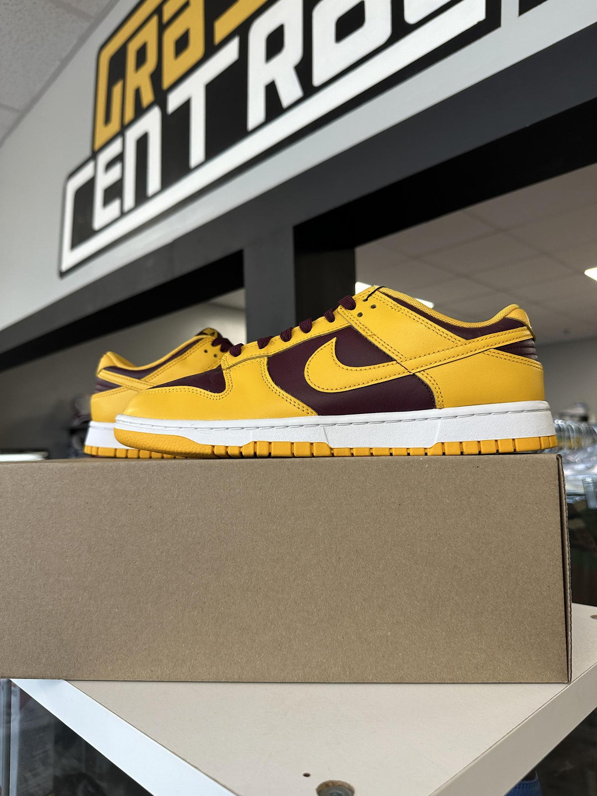 Nike Dunk Low "Arizona State" Used Size 9.5