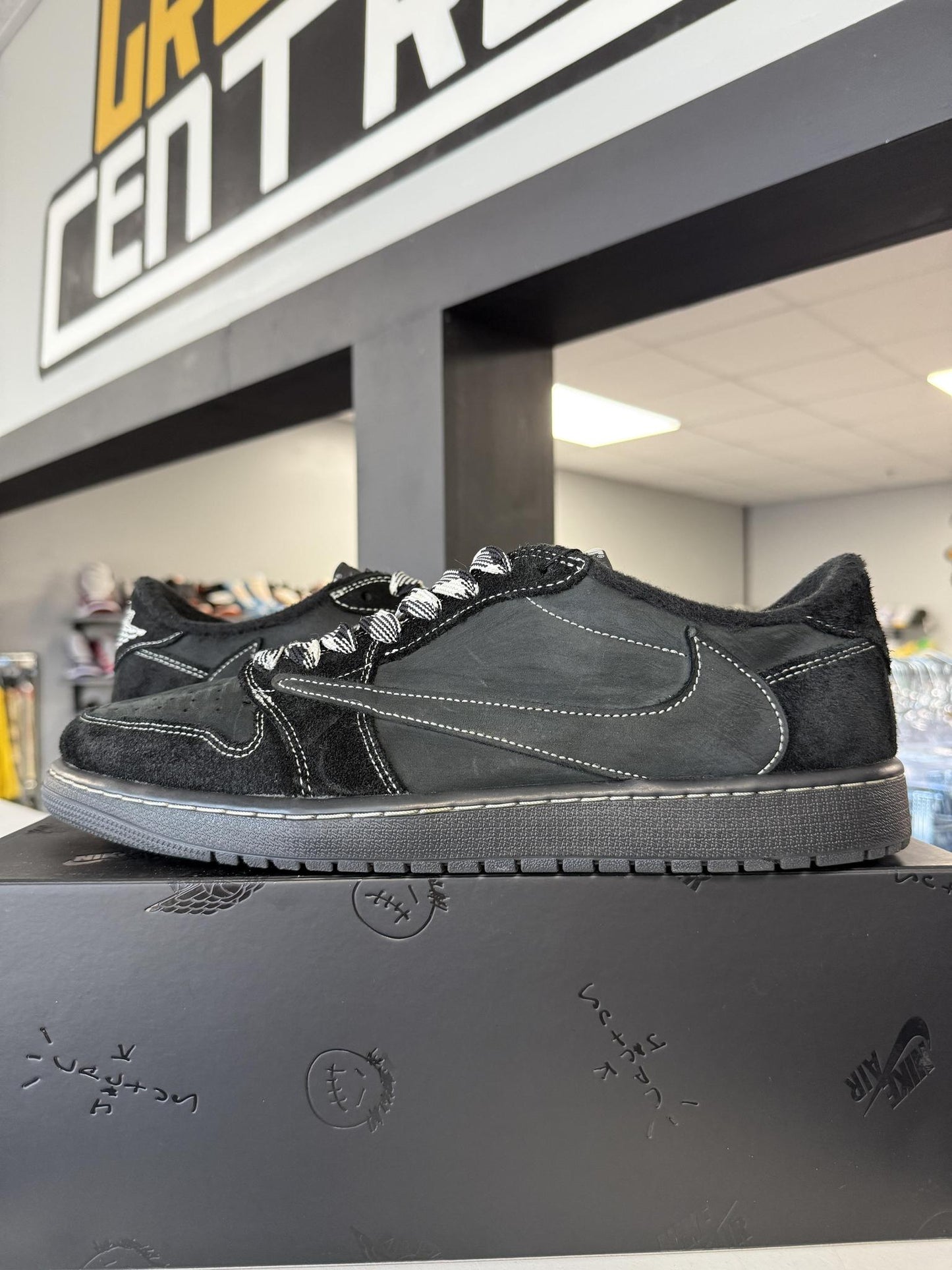 Jordan 1 Low Travis Scott "Phantom" Used Size 13
