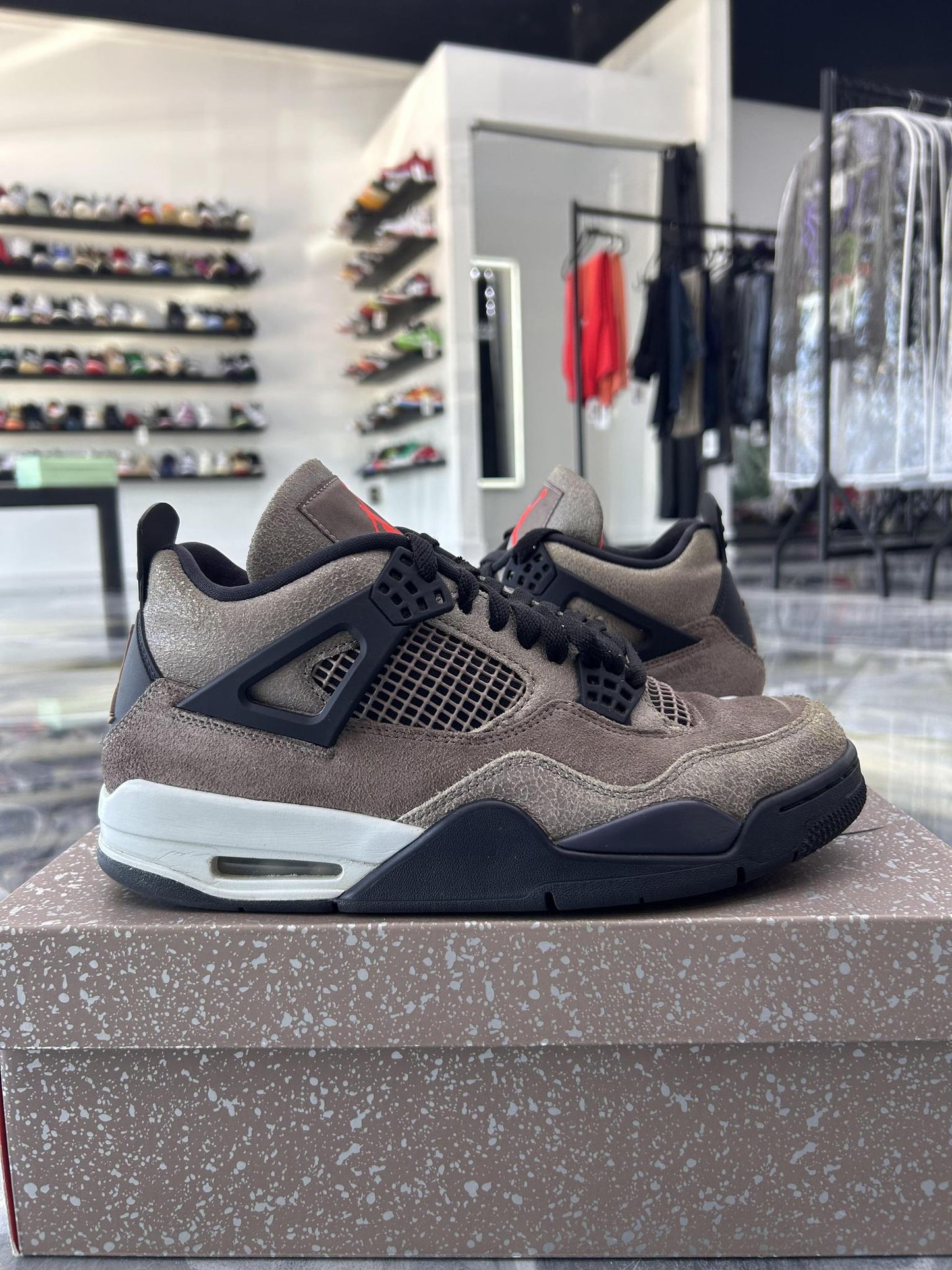 Jordan 4 "Taupe Haze" Used Size 9.5