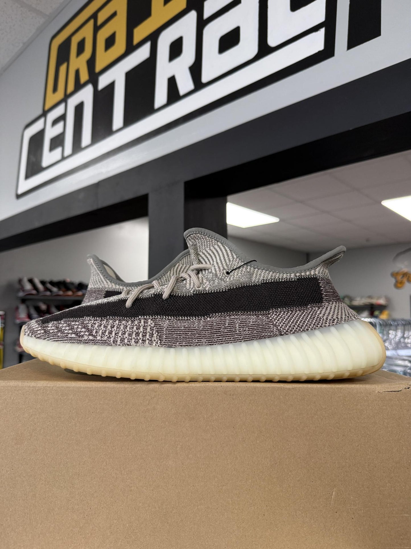 Yeezy 350 V2 "Zyon" Used Size 14