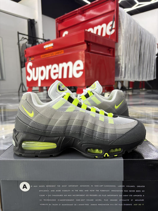 Nike Air Max 95 "Neon" Used Size 9.5