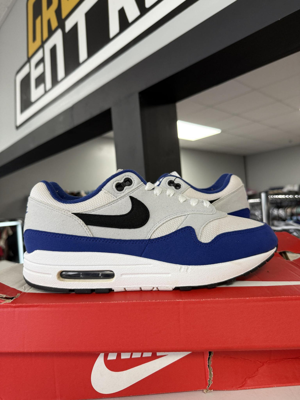 Nike Air Max 1 "Royal Blue" Used Size 8.5