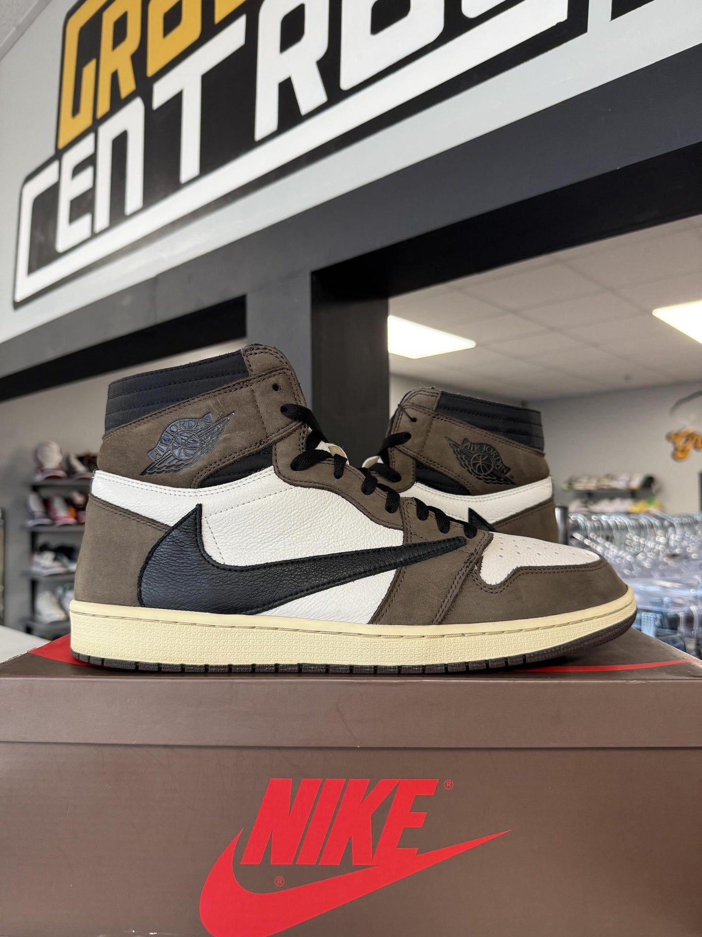 Jordan 1 Travis Scott "Mocha" High Used Size 14