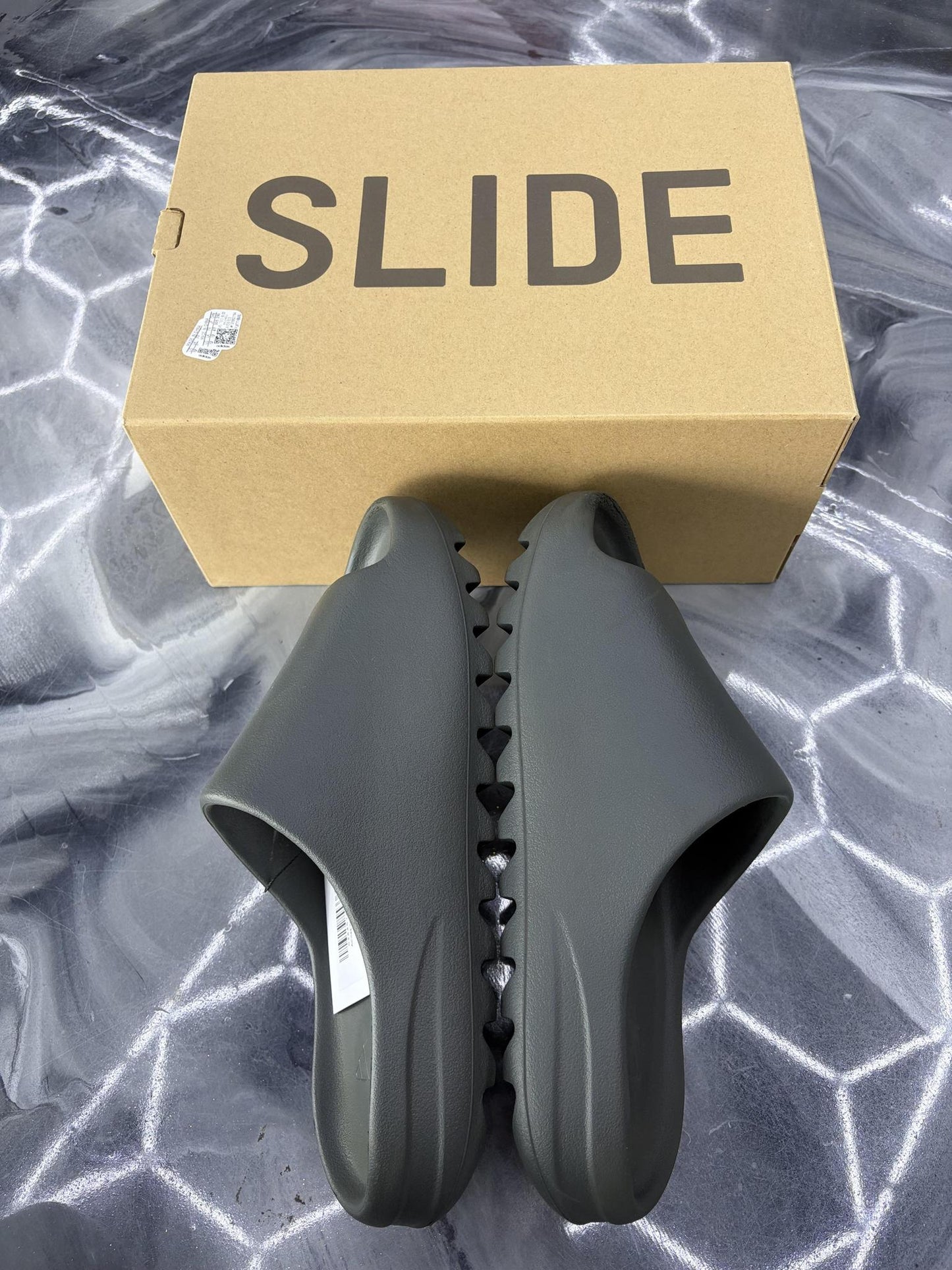 Adidas Yeezy Slide "Dark Onyx" Used Size 12