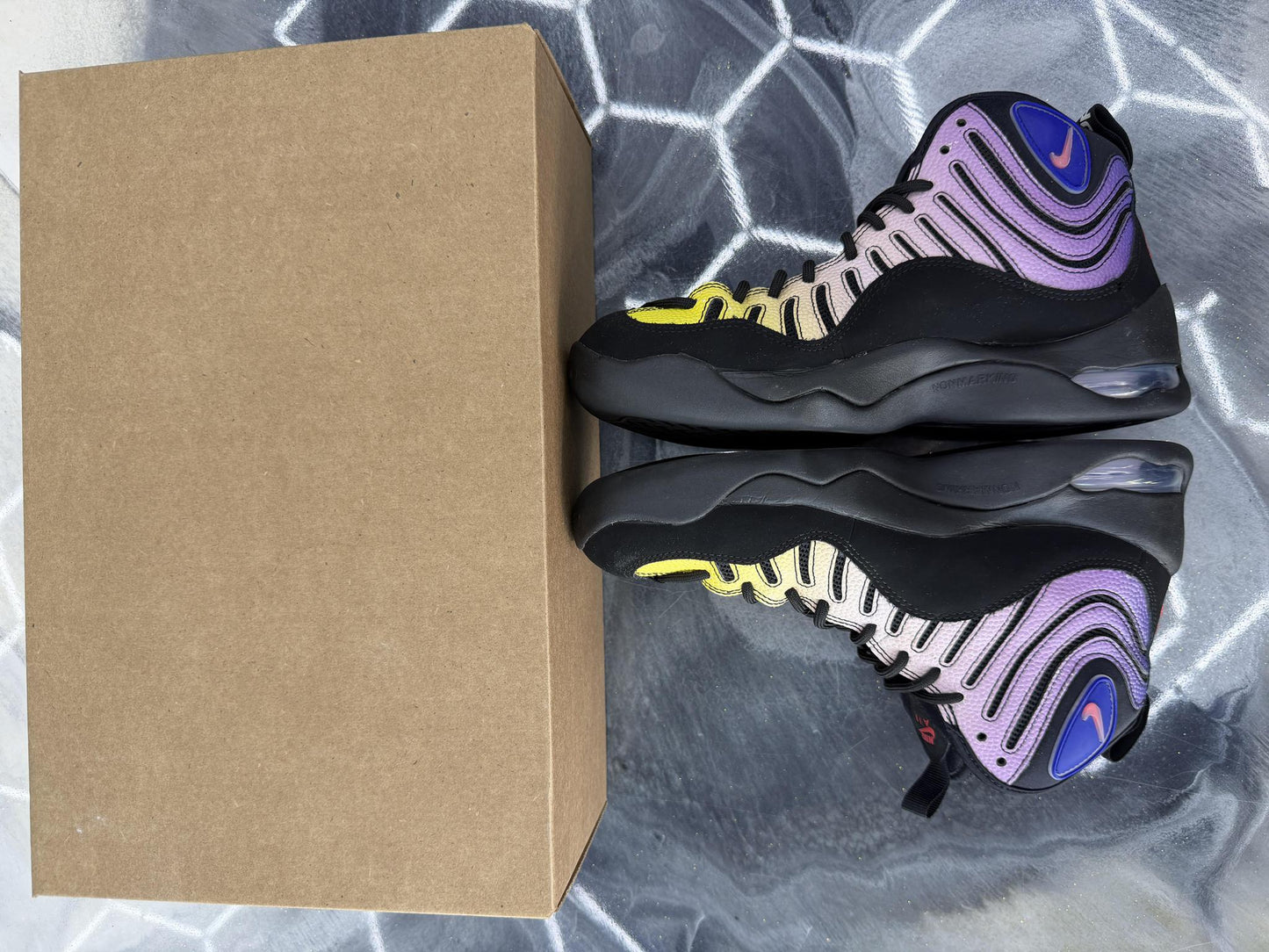 Nike Air Bakin "Supreme" Used Size 7
