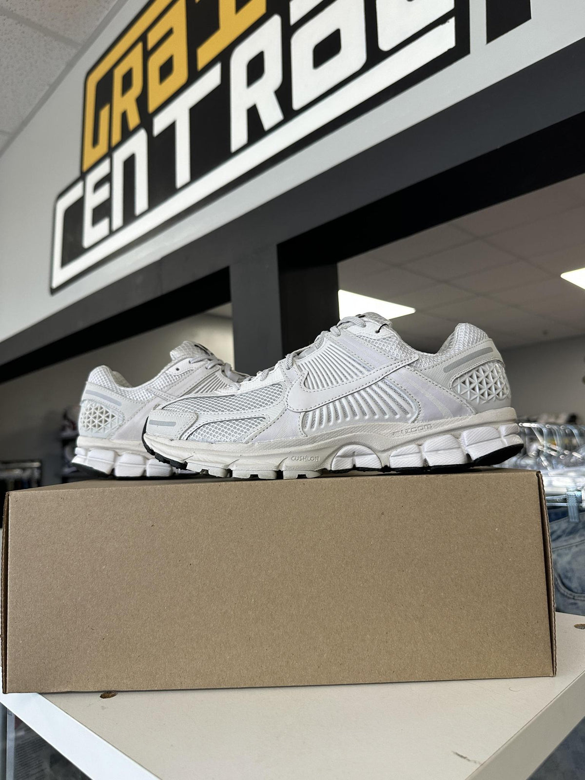 Nike Vomero 5 Grey Used