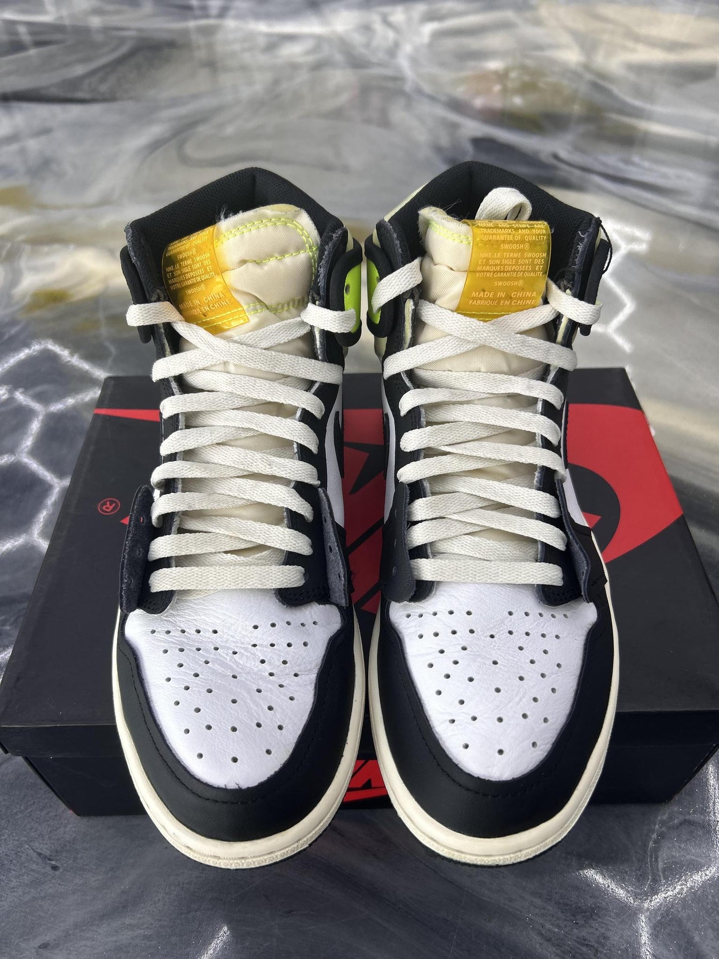 Jordan 1 "Volt University Gold" Used Size 9