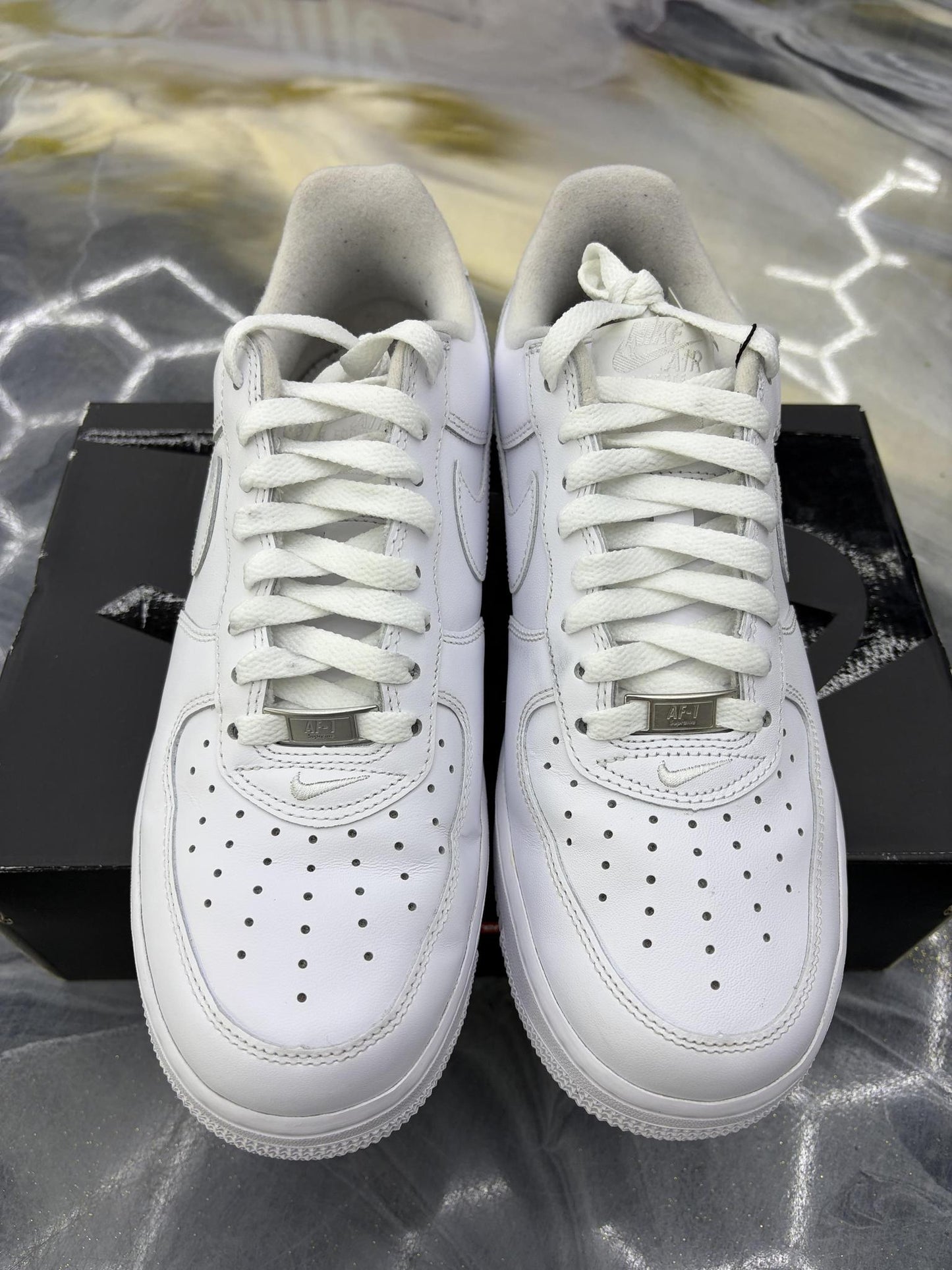 Nike Air Force One Low Supreme "White" Used Size 8