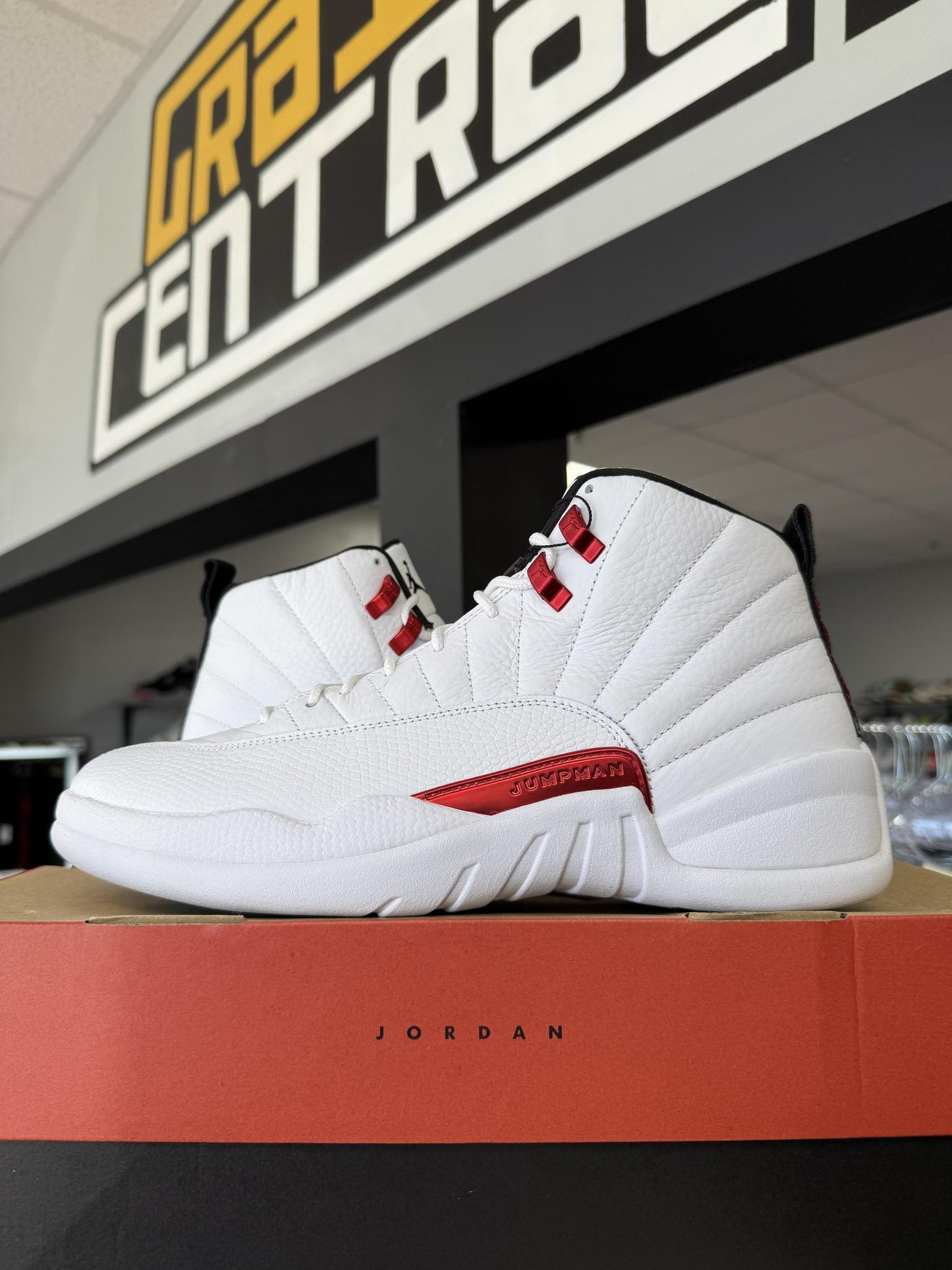 Jordan 12 "Twist" Used Size 10.5