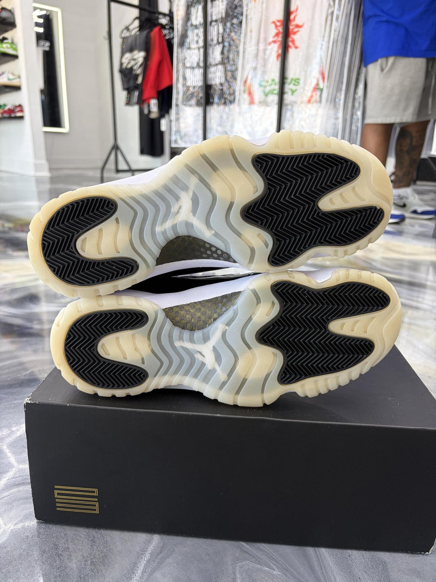 Jordan 11 "Gratitude" Used Size 10.5