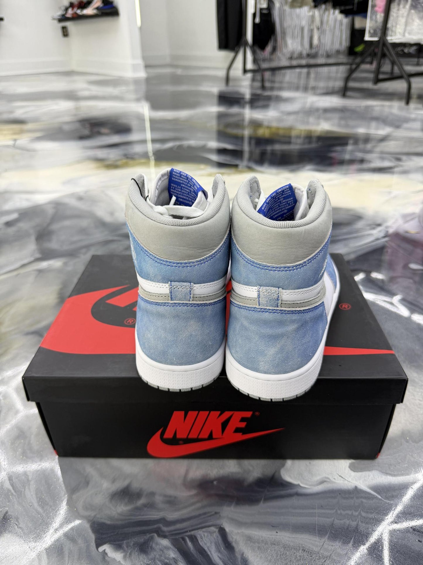 Jordan 1 Hyper Royal Used Size 11