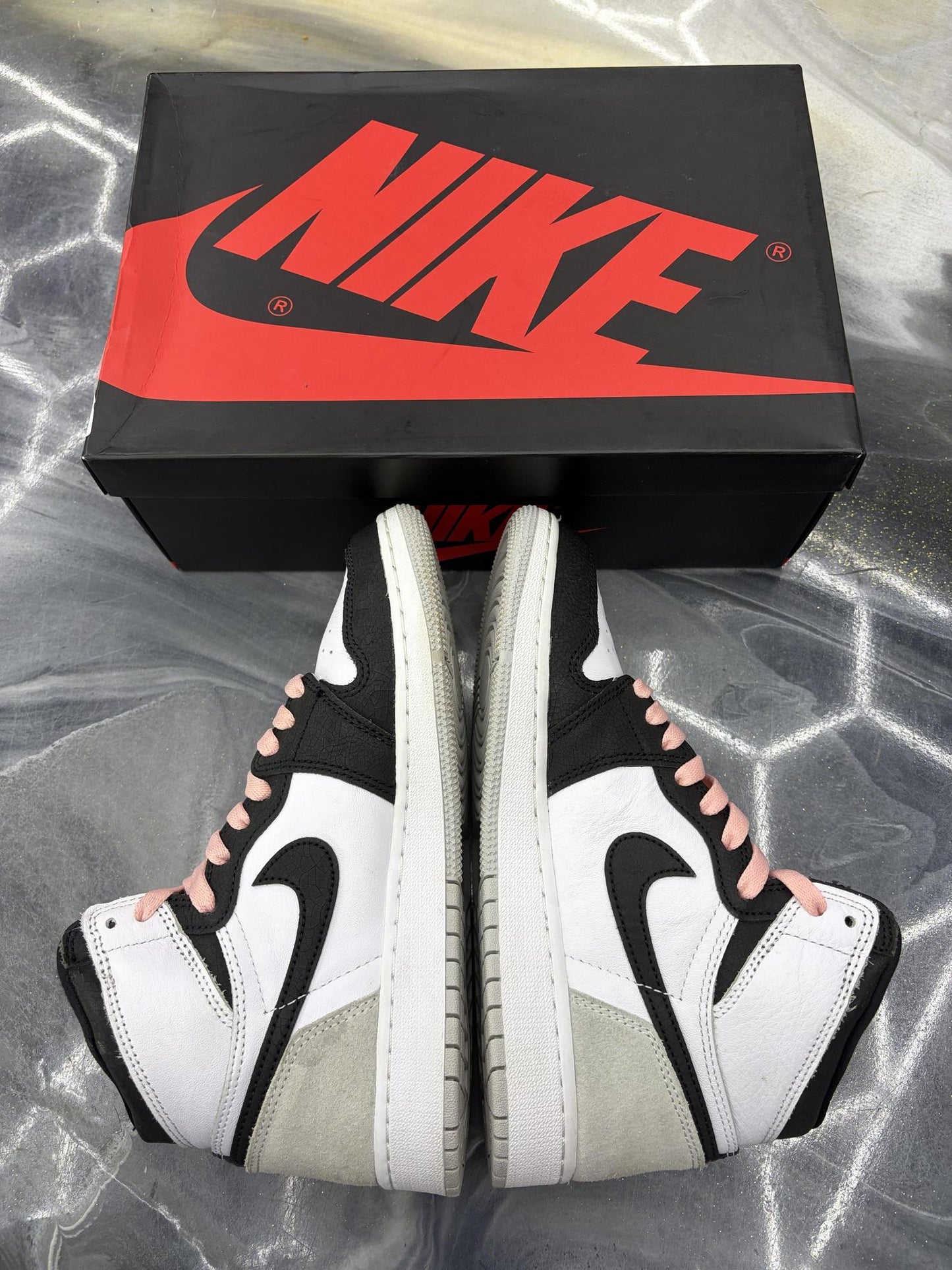 Jordan 1 High "Bleached Coral" Used Size 6Y/7.5W