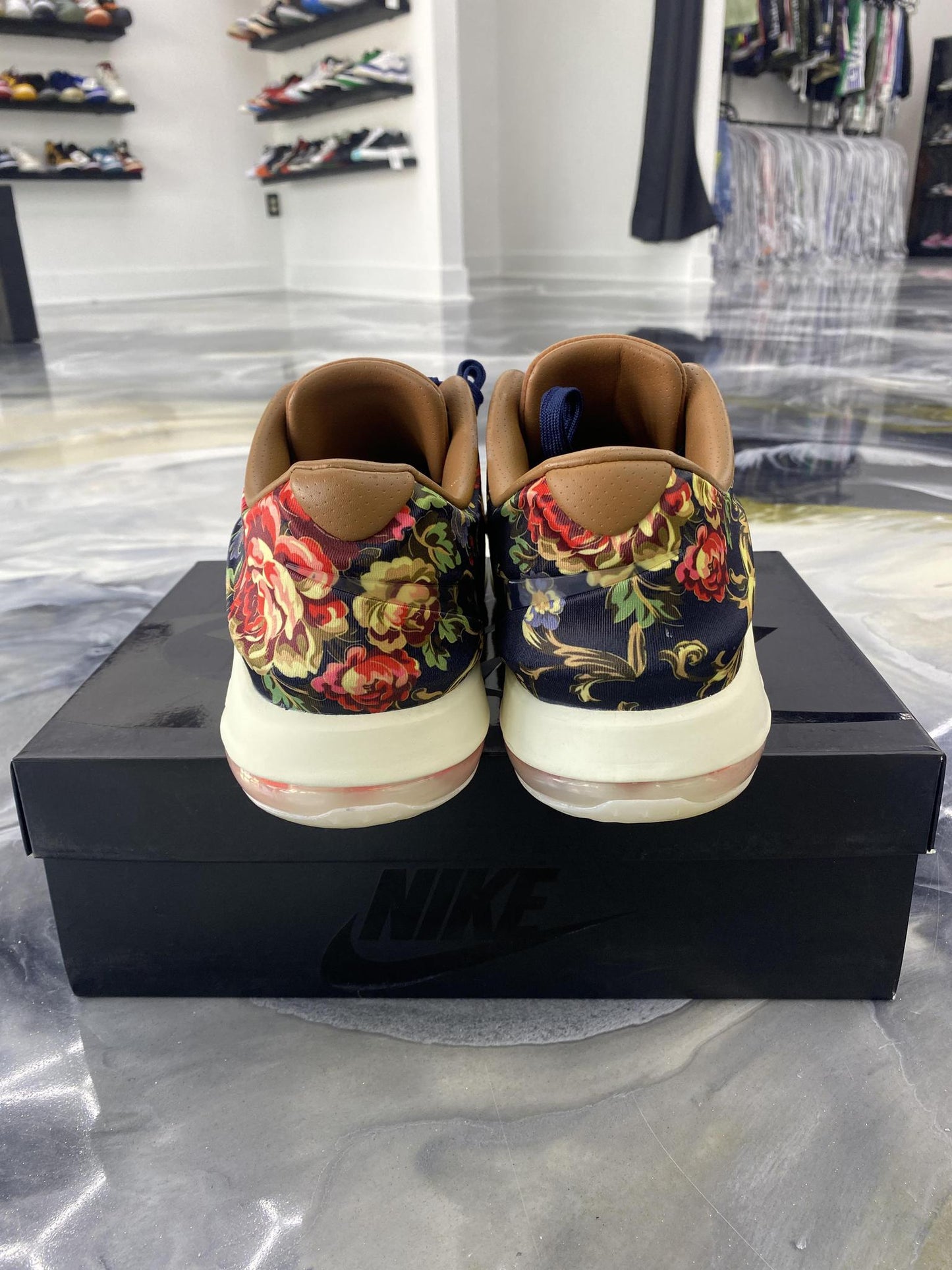KD VII "Floral" Used Size 11.5