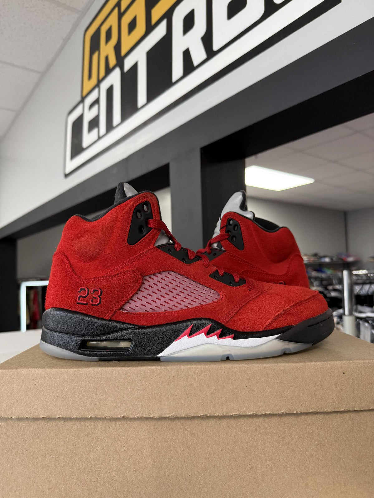 Jordan 5 "Raging Bull" Used Size 9.5