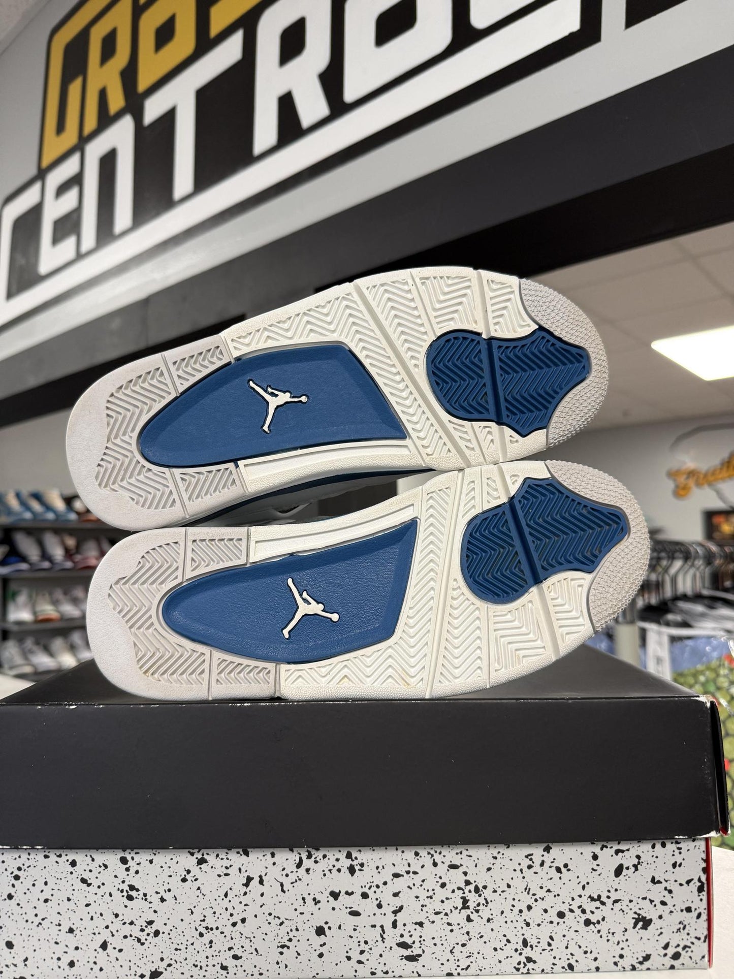 Jordan 4 "Military Blue" Used Size 6.5Y/8W