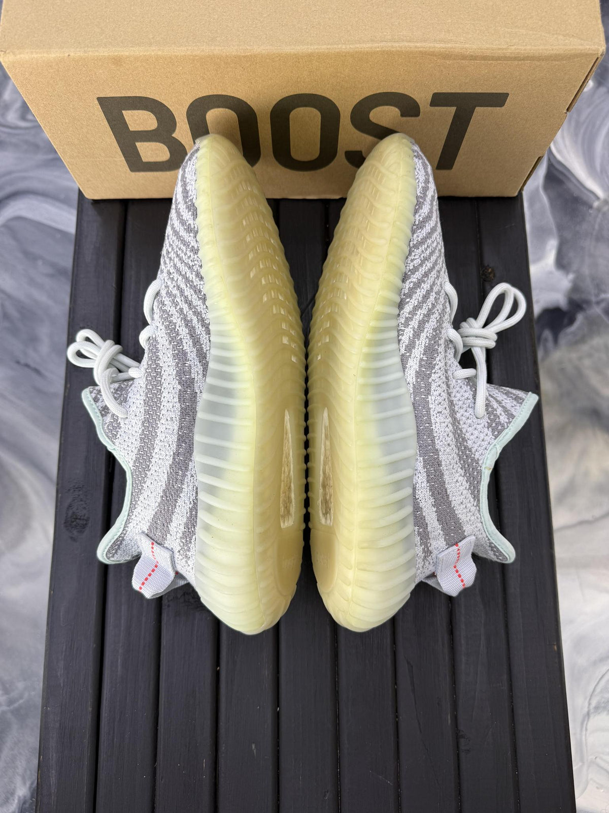 Yeezy 350 "Blue Tint" Used Size 8