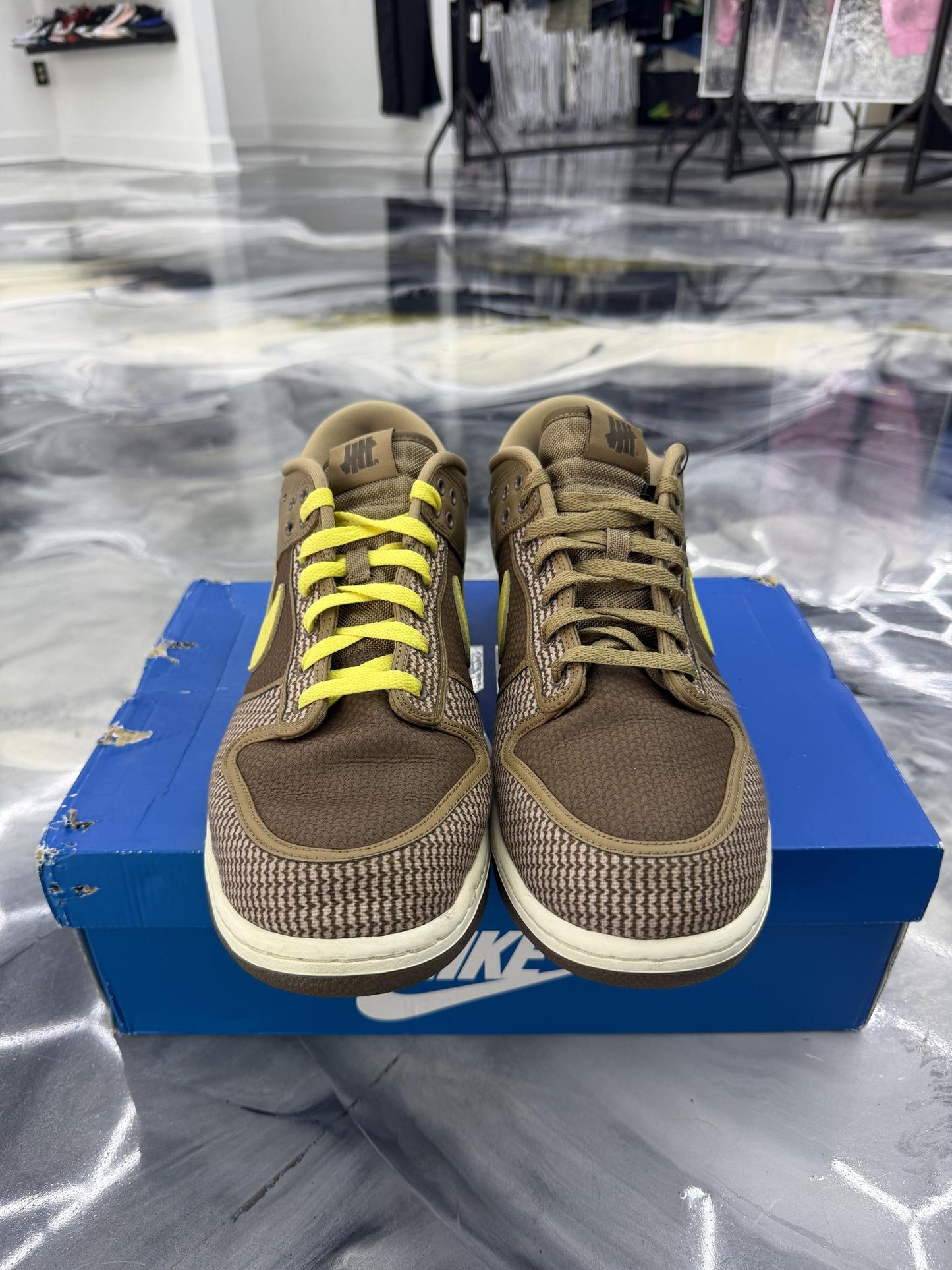 Nike Dunk Low "UNFTD Cargo Khaki" Used Size 15